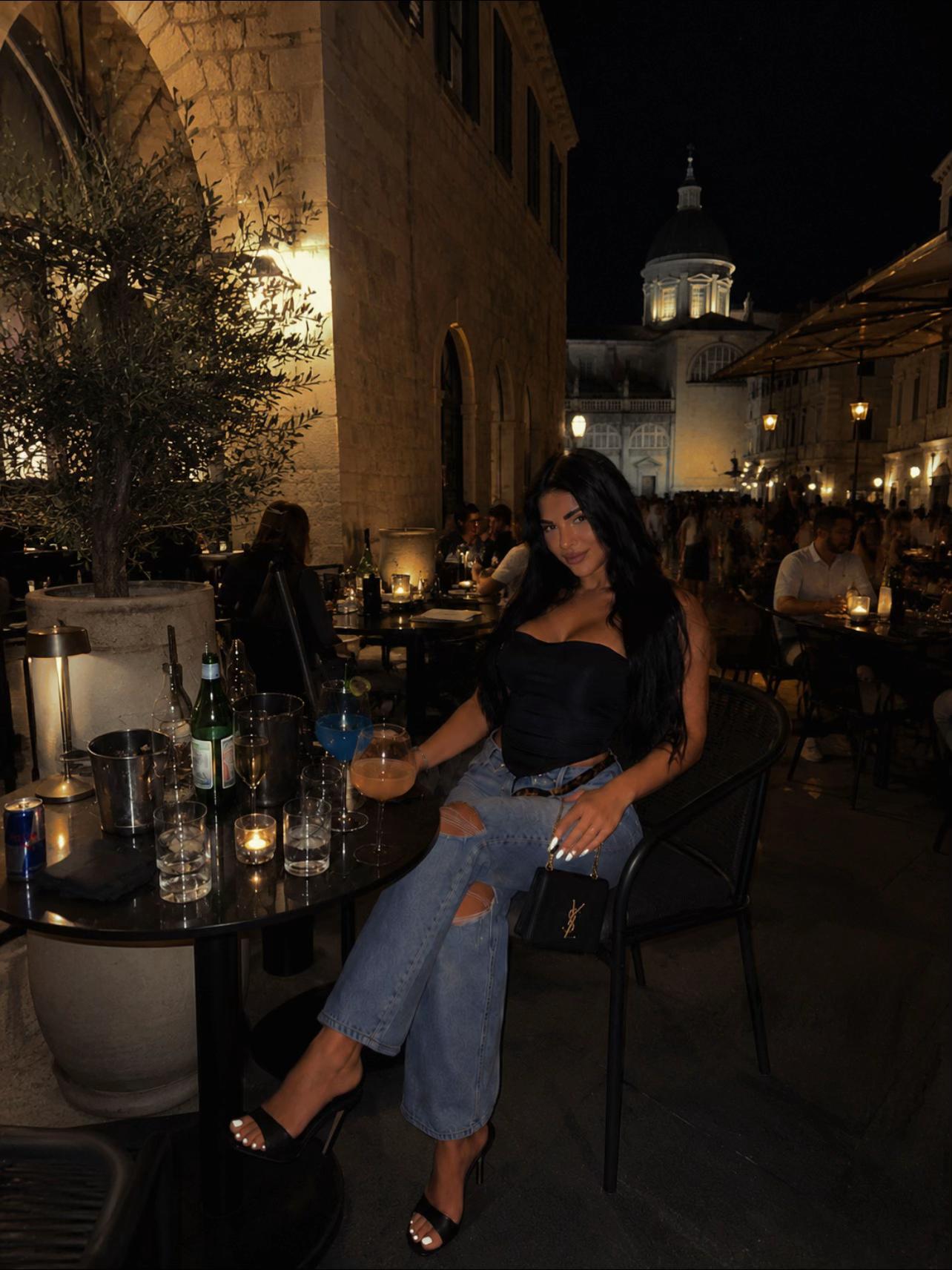 @Ajlla