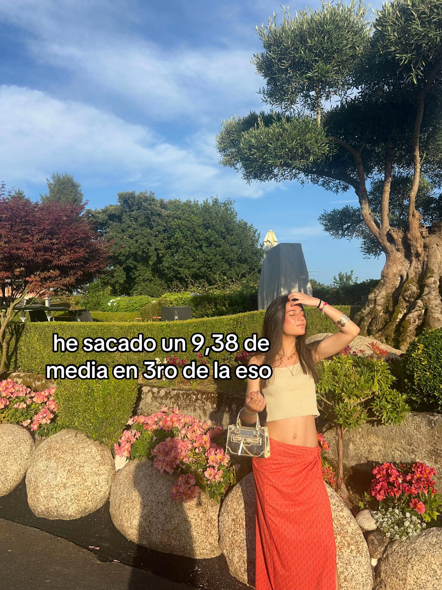 @thais