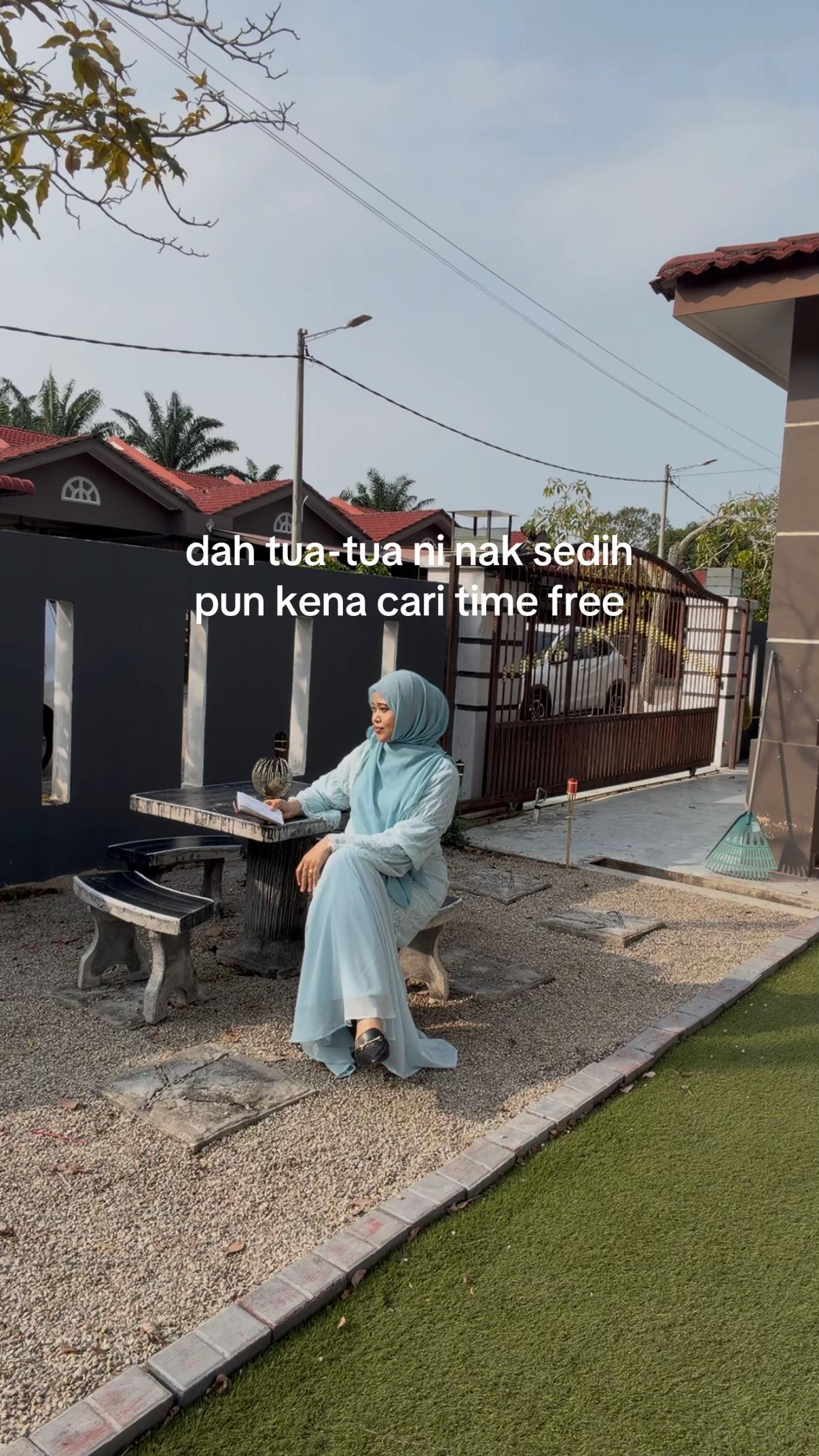 @Atiqa Aris | her life