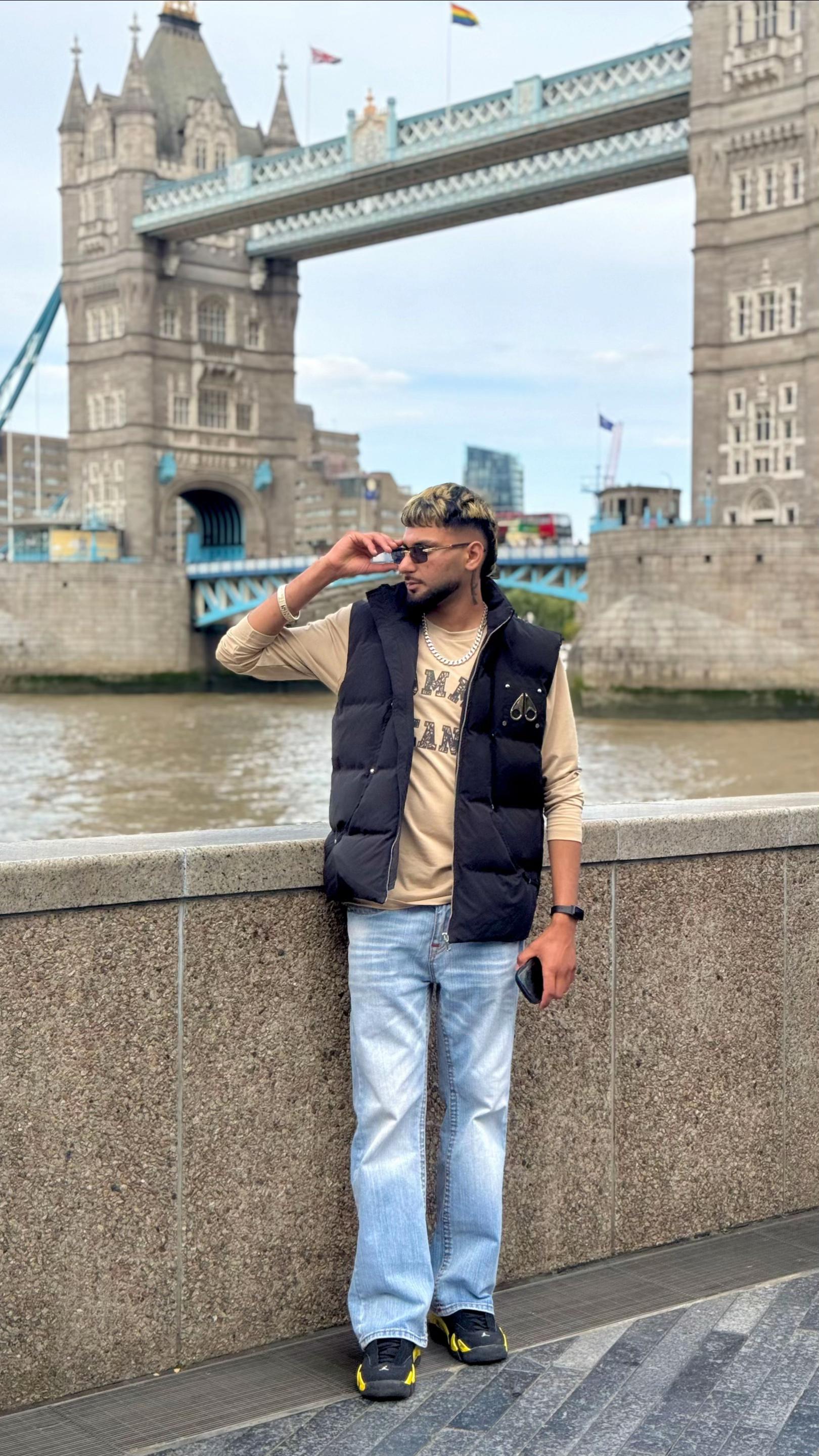 @Manvir Sohal🇬🇧🖤