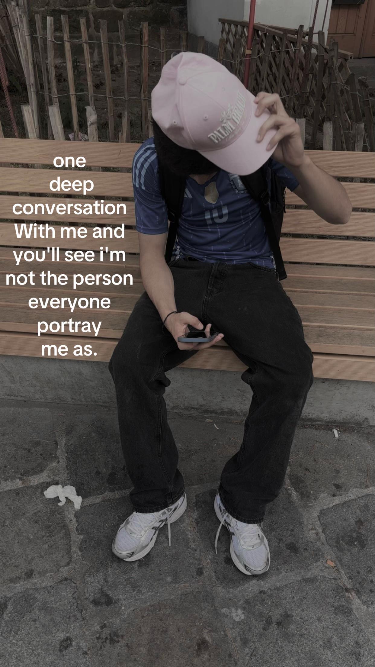 @(ᴇ ᴍ ɪ ʟ ʟ ɪ ᴏ)