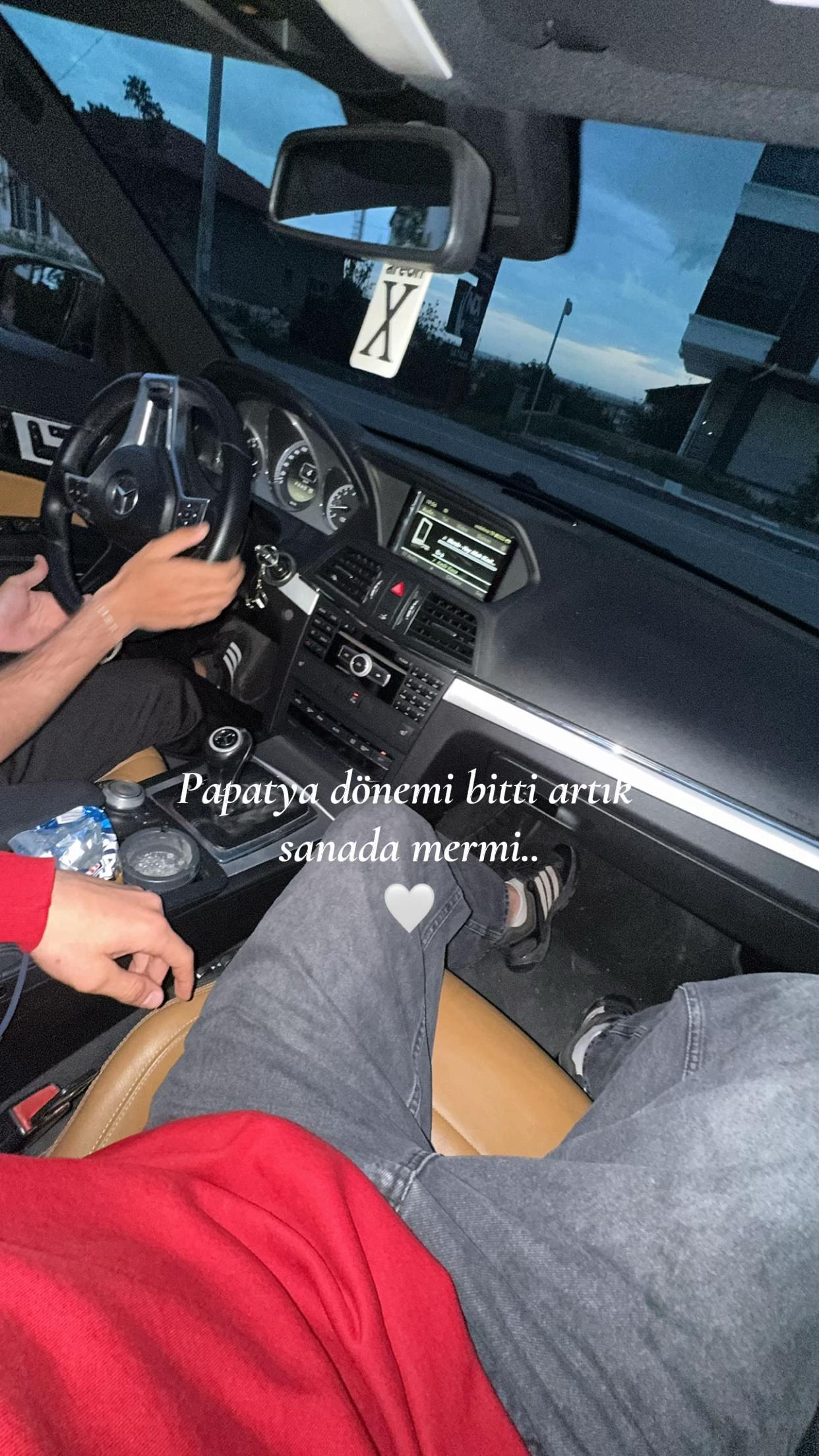 @k4rmdou1