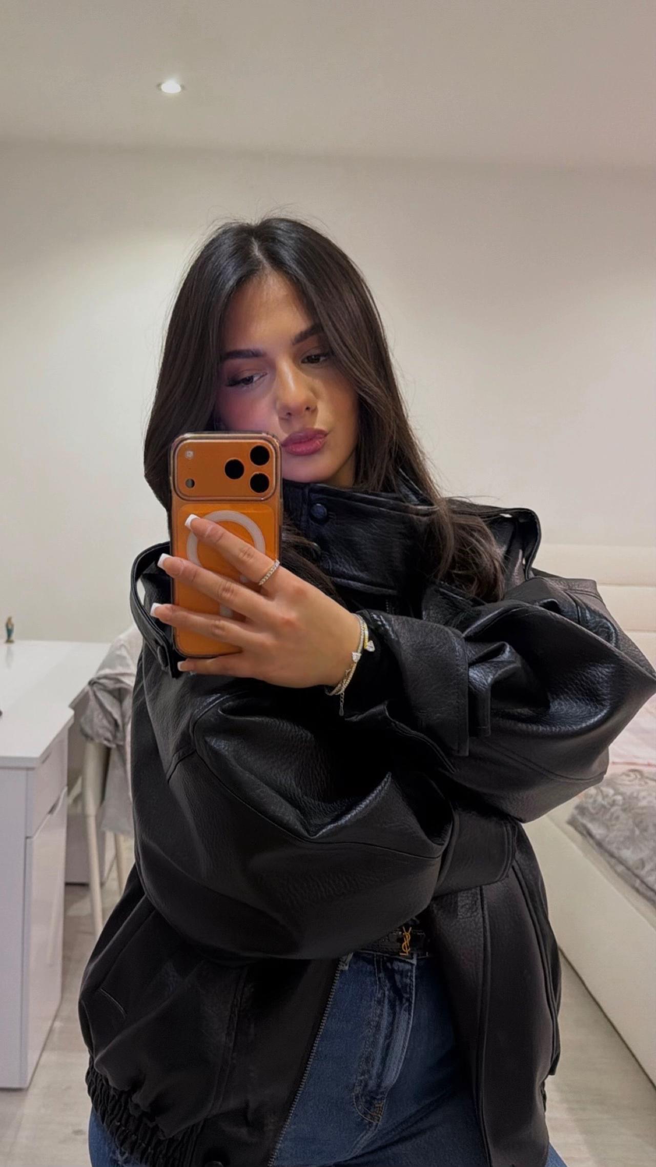 @ᵛ