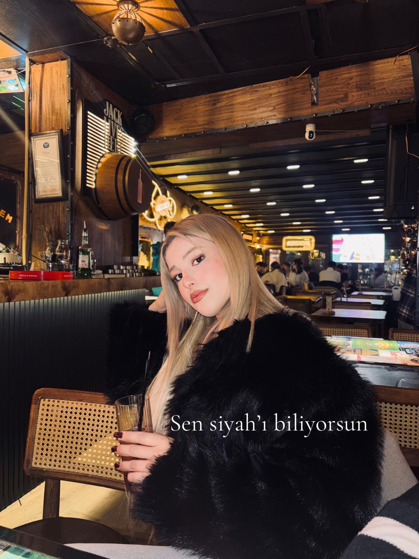 @nur 🪬🪩