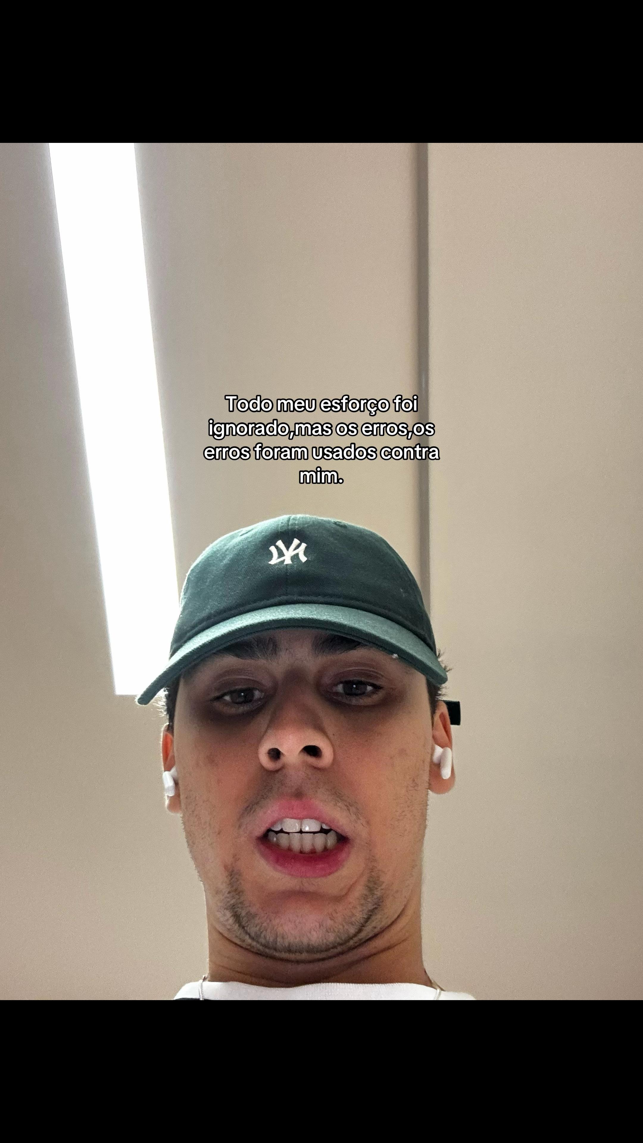 @&Aacute;lvaro Marques