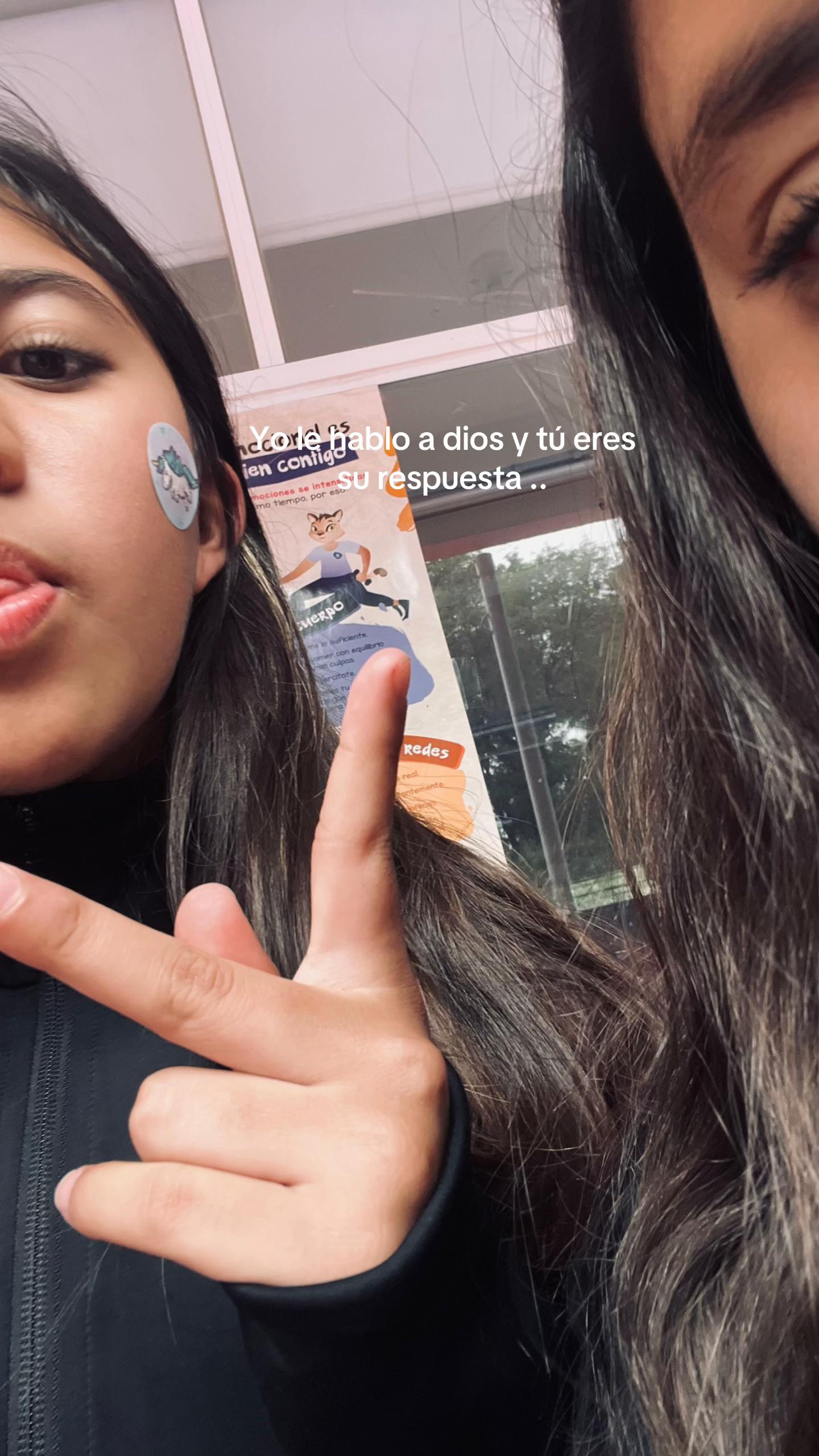 @👯&zwj;♀️👐🏽