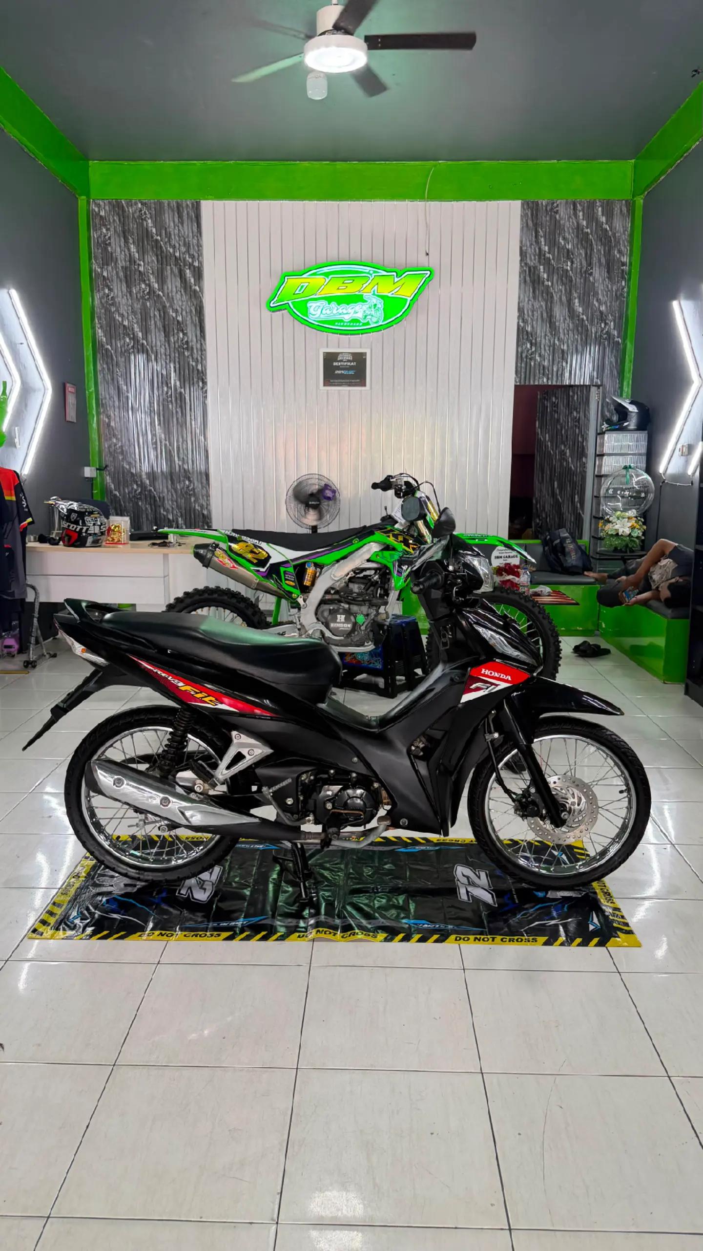 @ปบไจลหส 207