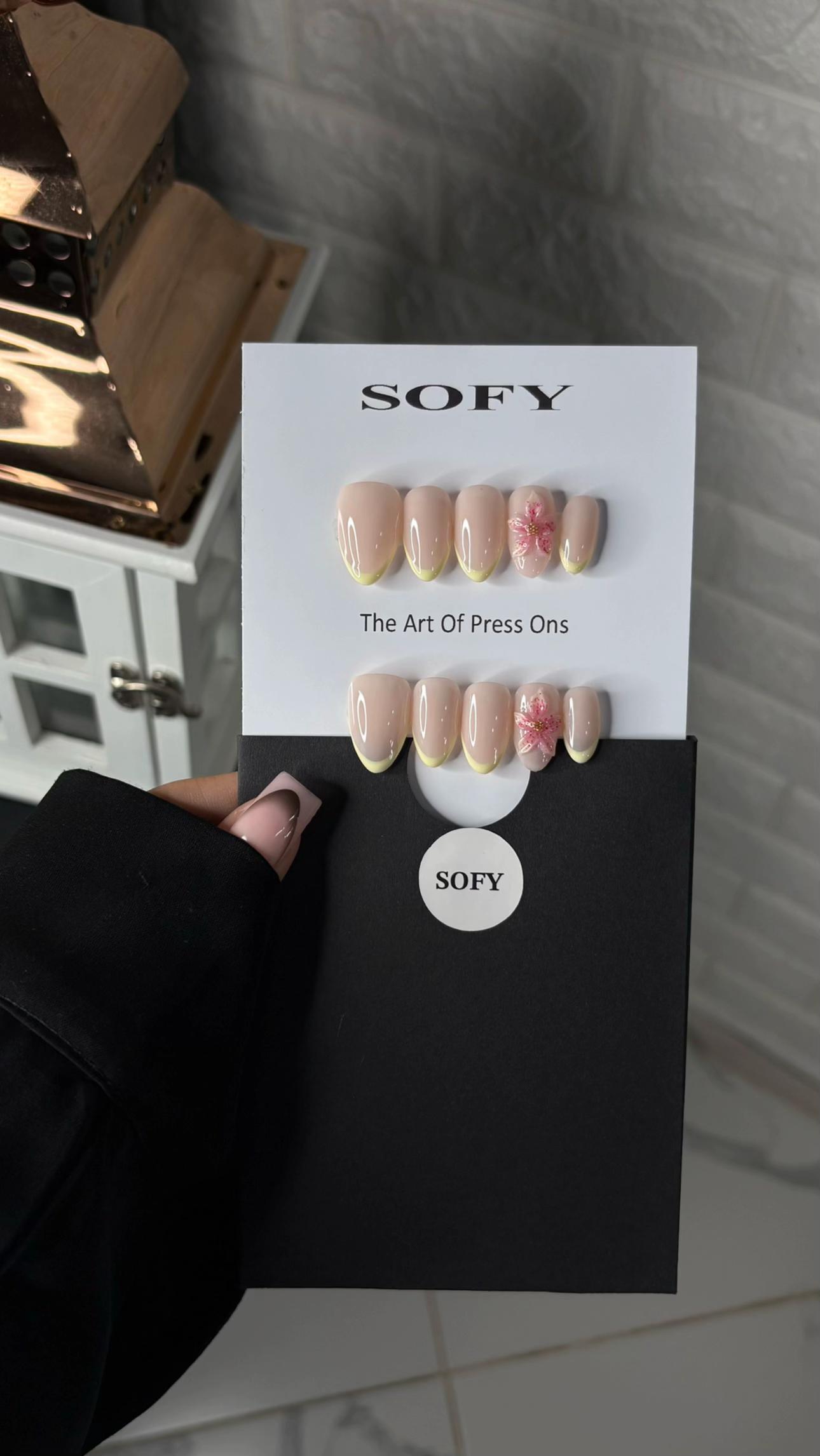 @Sofy_nails_art