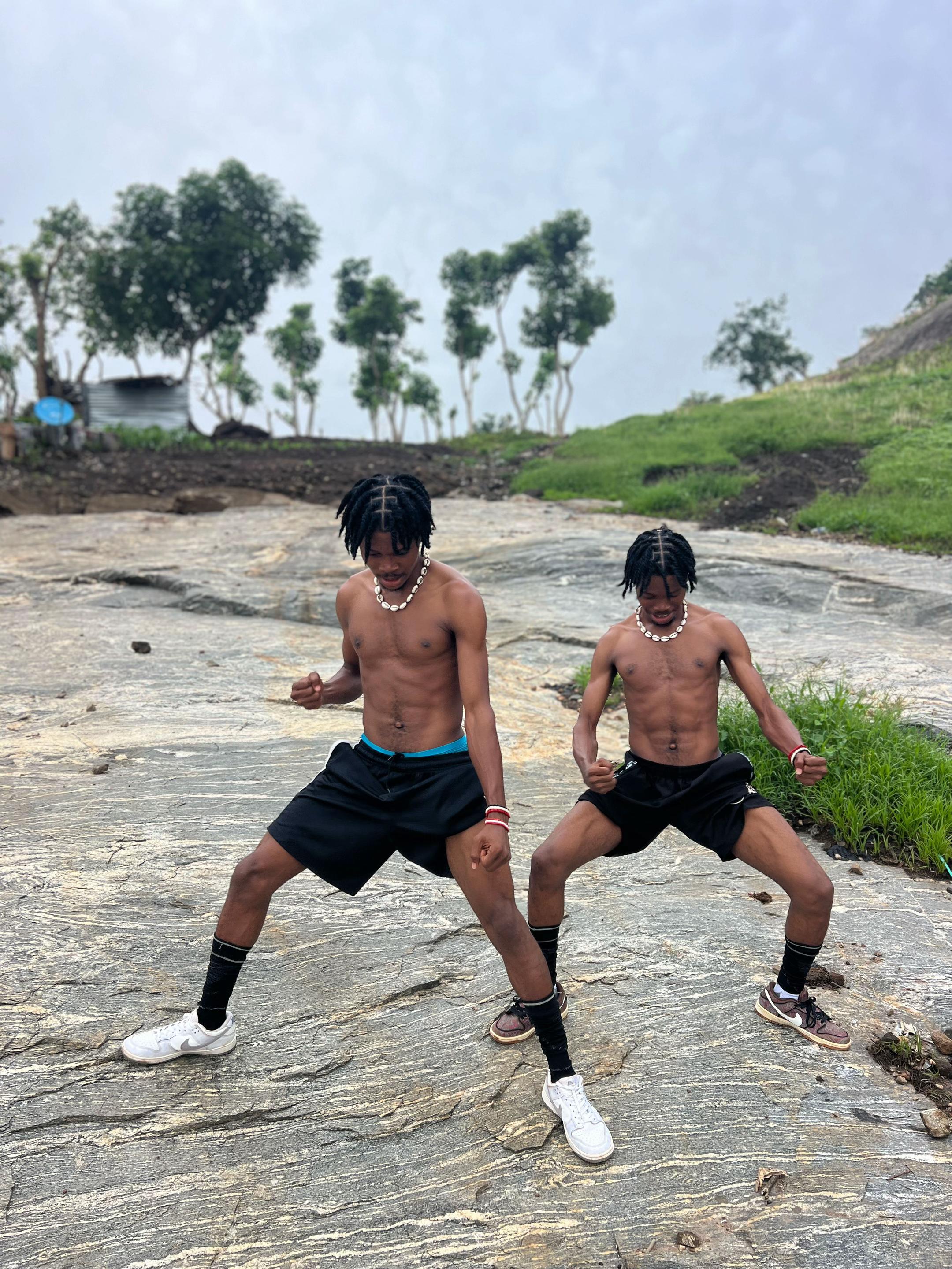 @TWINS ØF ABUJA🎒🌍