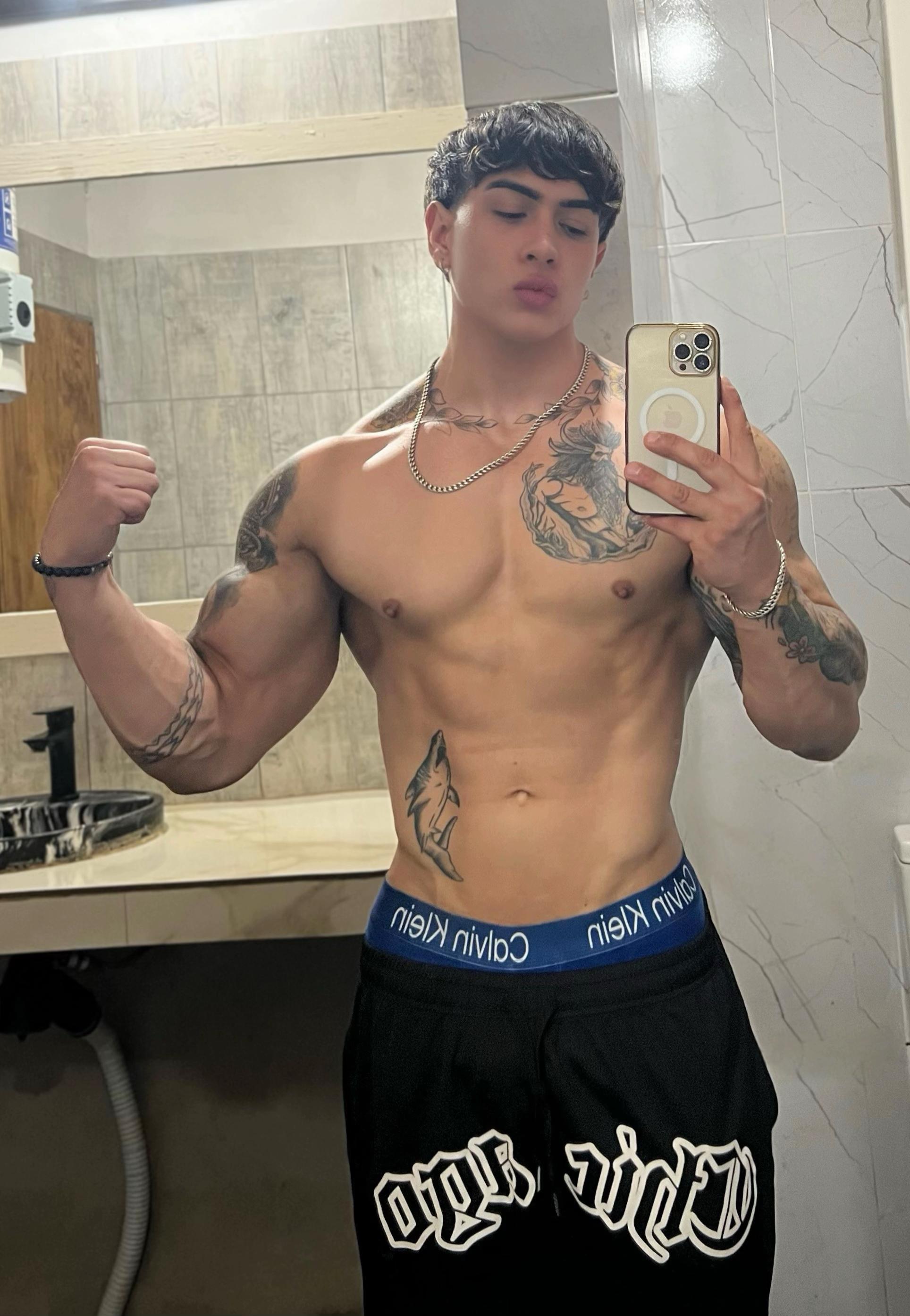 @Nicolás