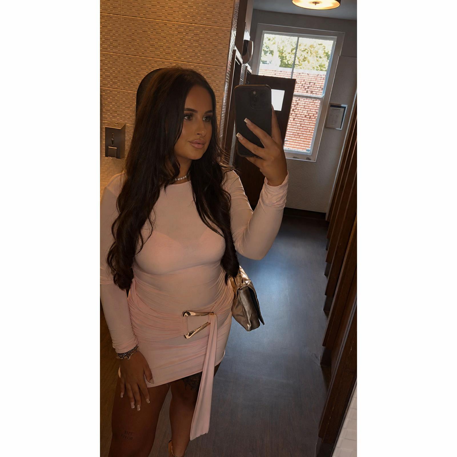 @courtneywhitexx