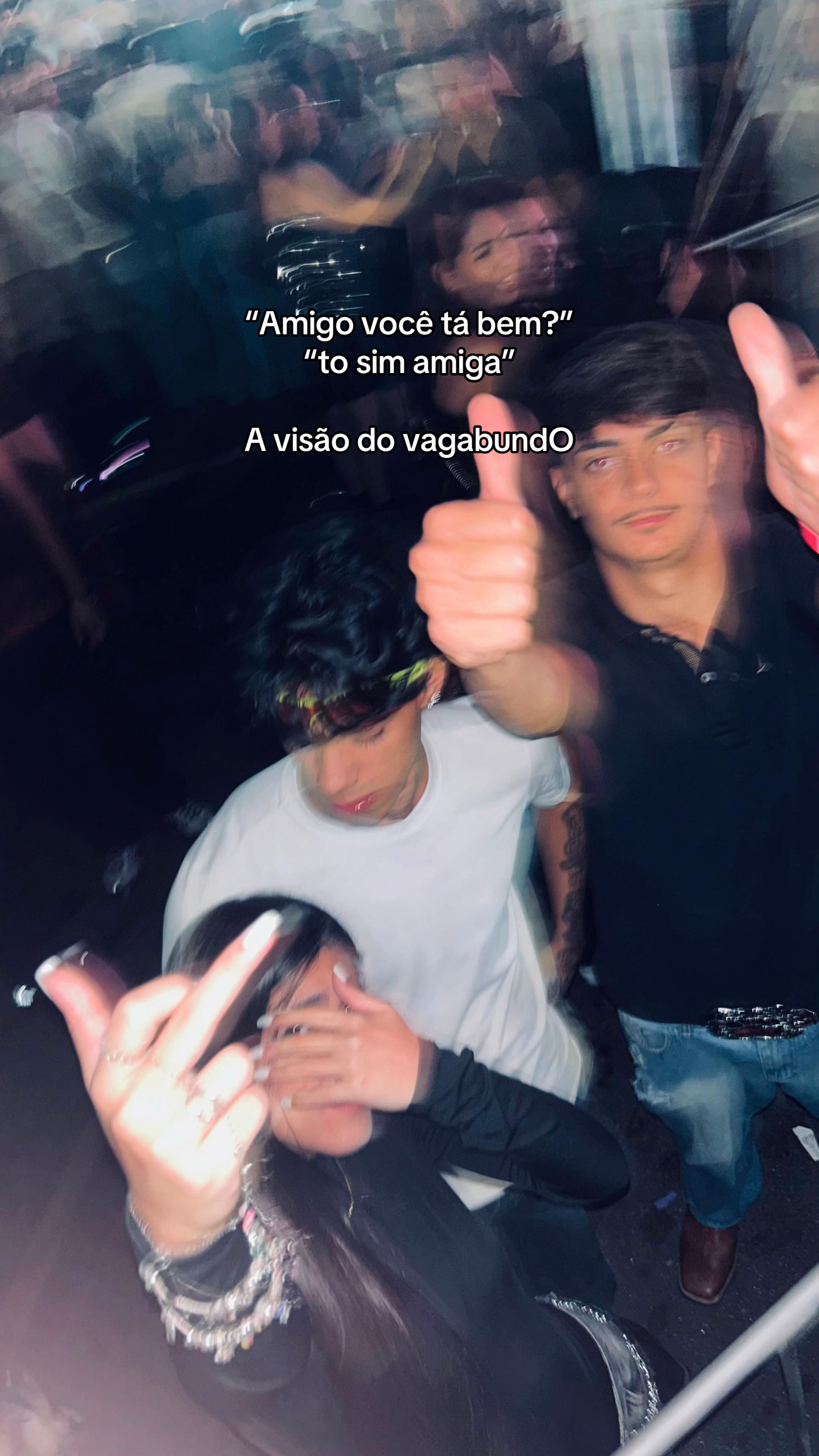 @melzinha_moraess