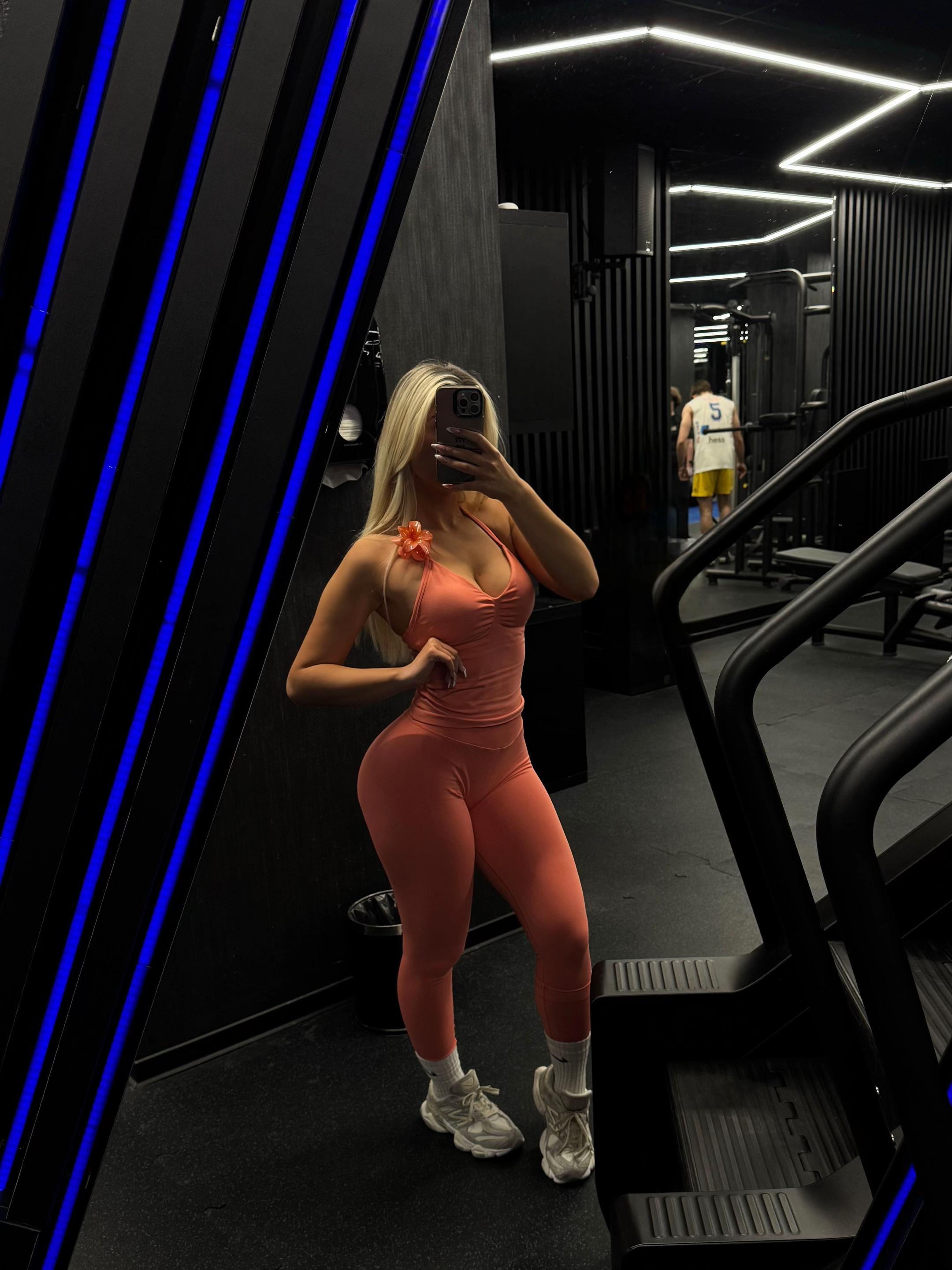 @anjax