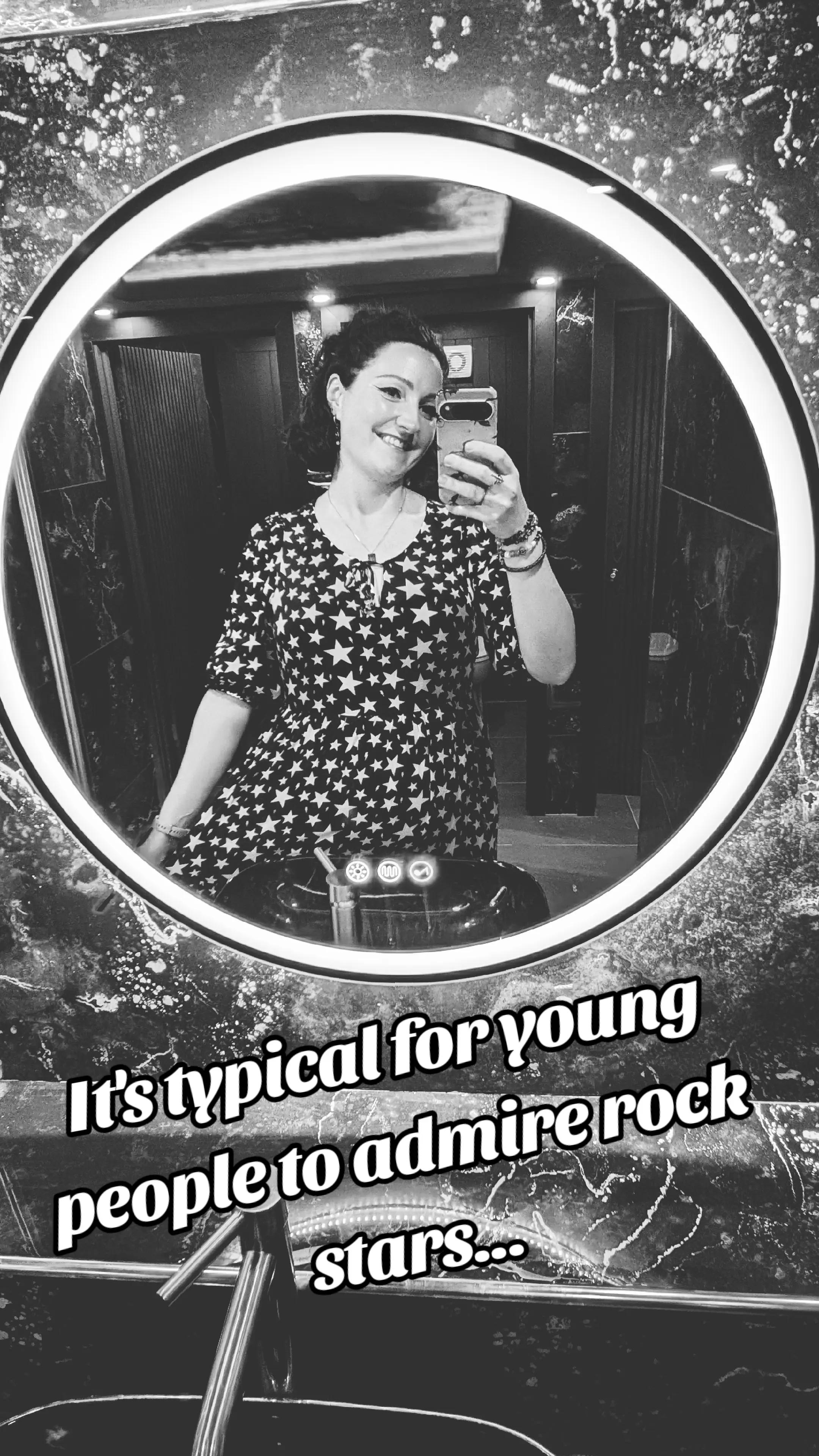 @✨ Lizz the Frizz ✨