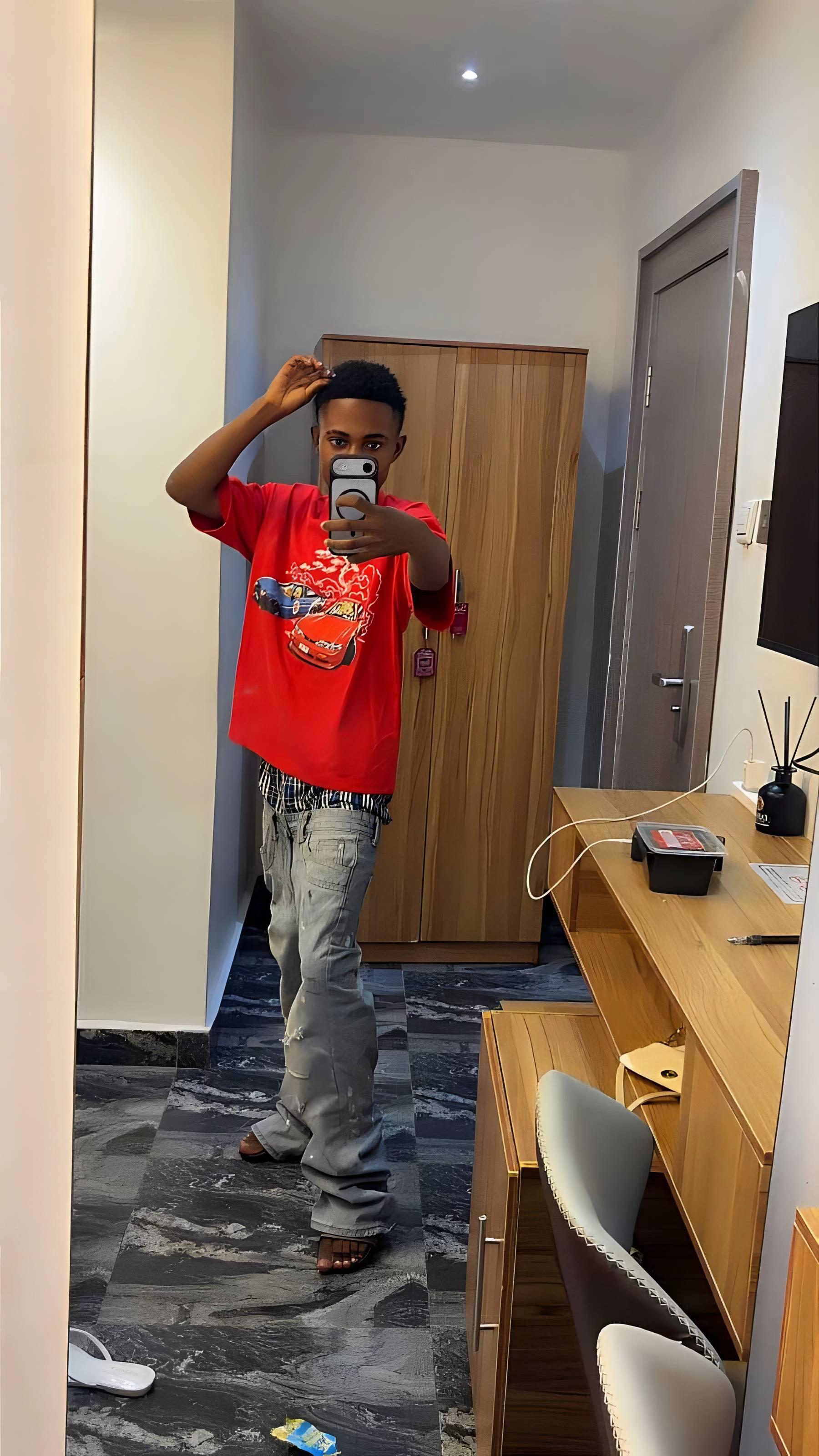 @CHI BOY NSNV 🤍🦀