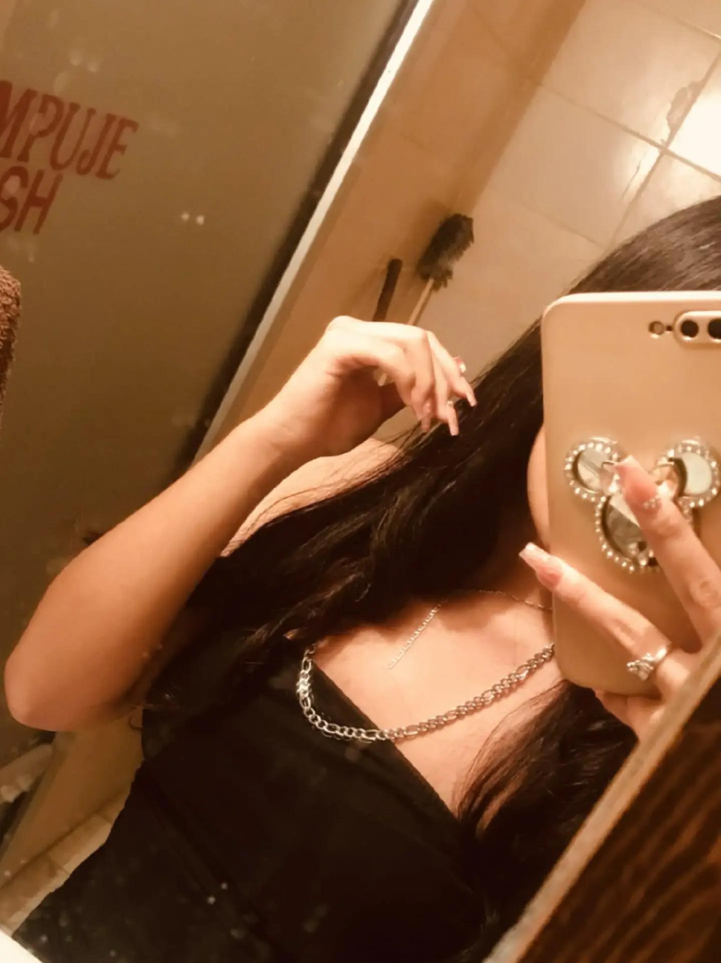 @𝓝𝓸𝓱𝓮𝓶𝓲🍒.