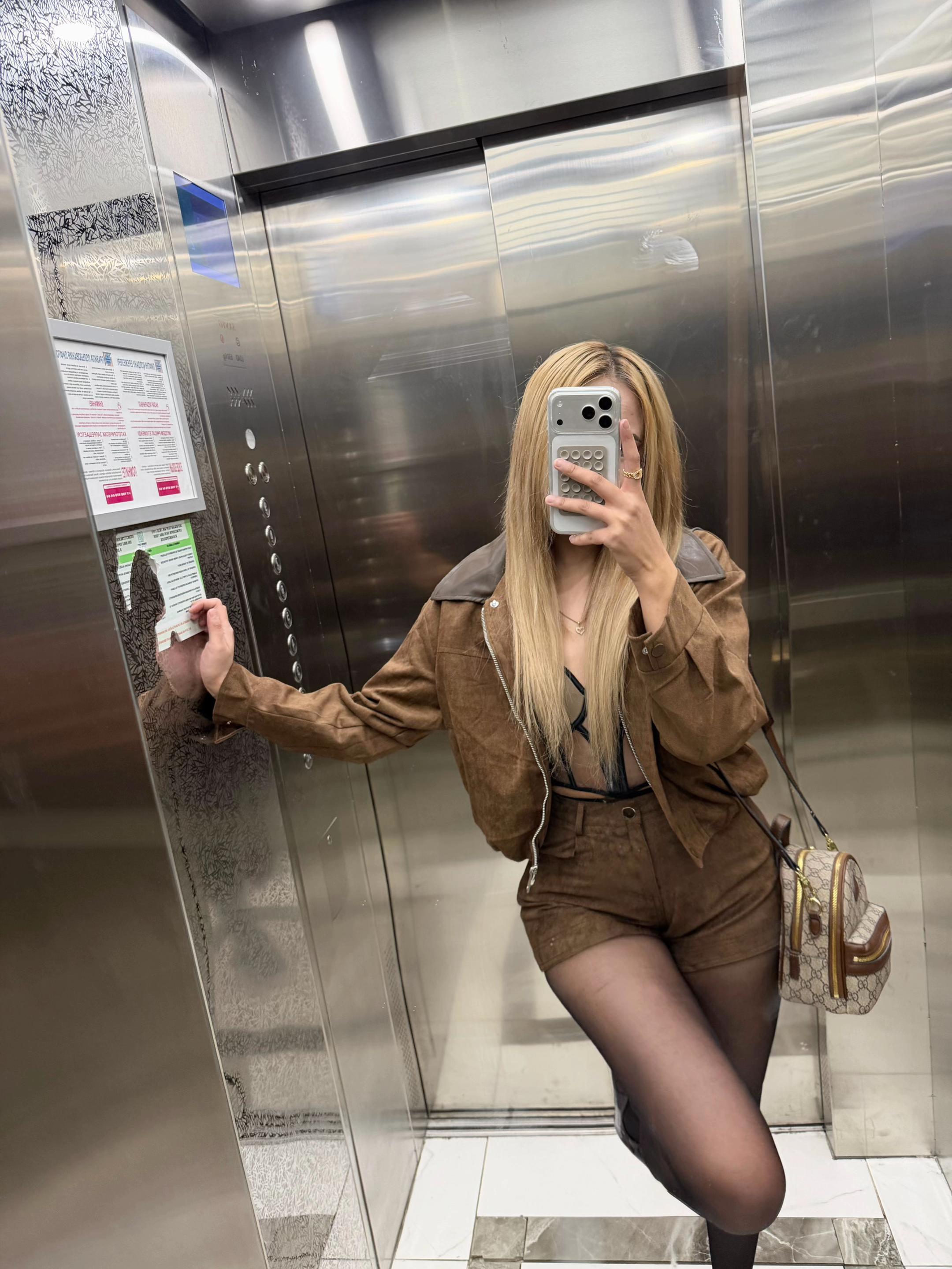 @u.a23