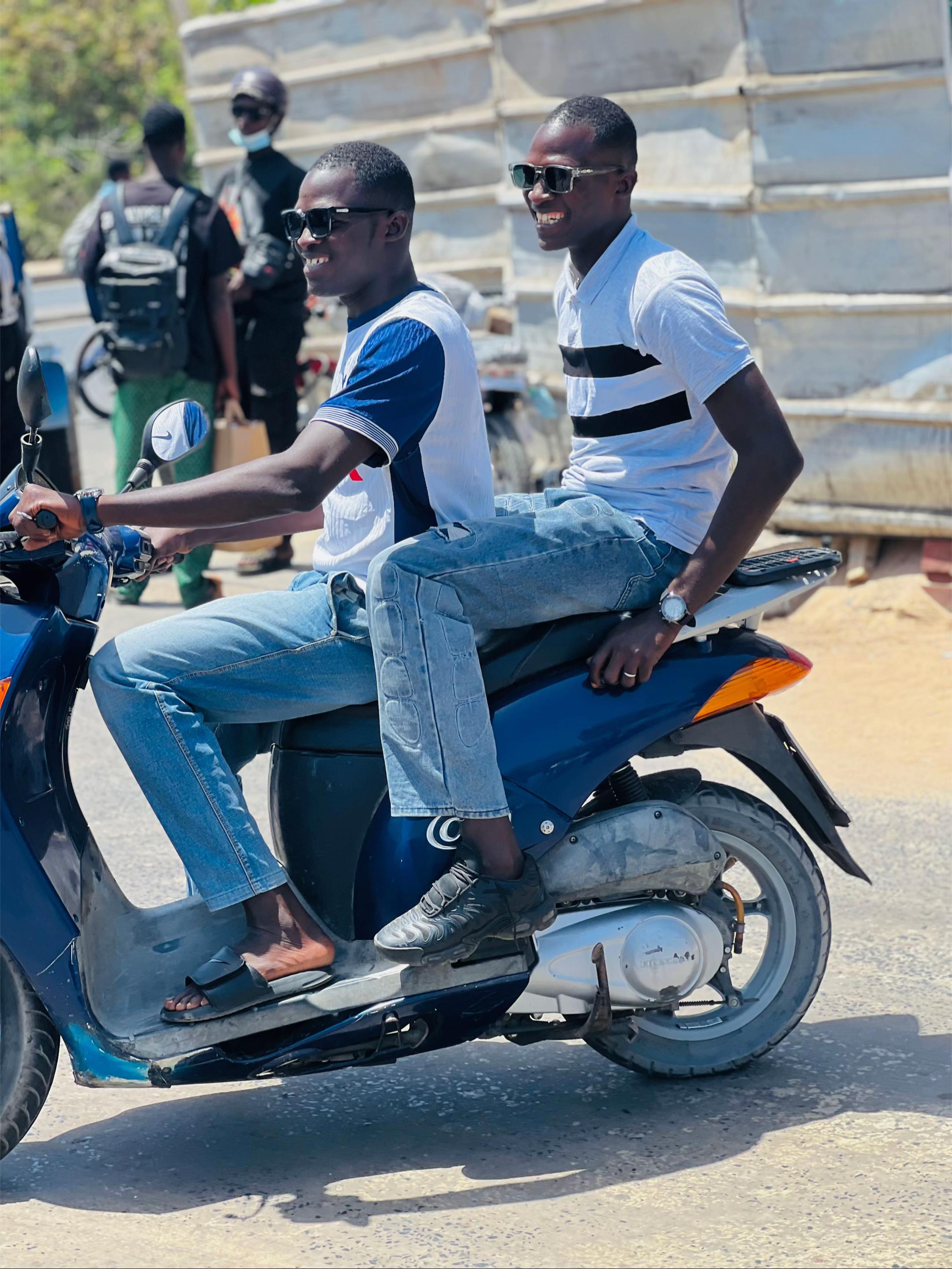 @TwinsBoiie🇸🇳🖇Pompier👨🚒