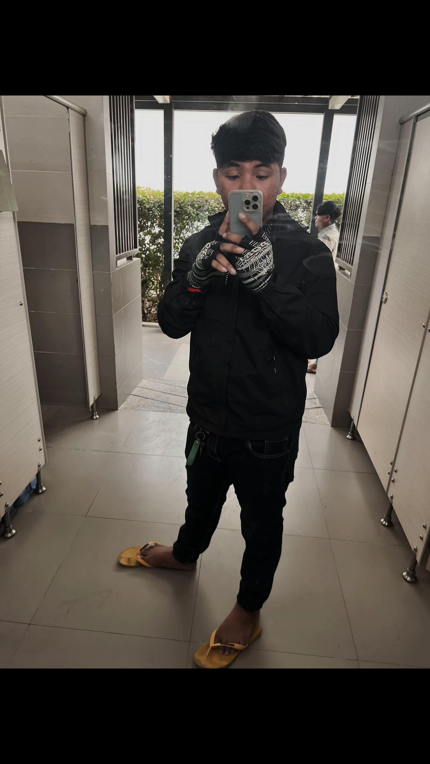 @សុឡាត់ ក្បាល់ខូច🙄