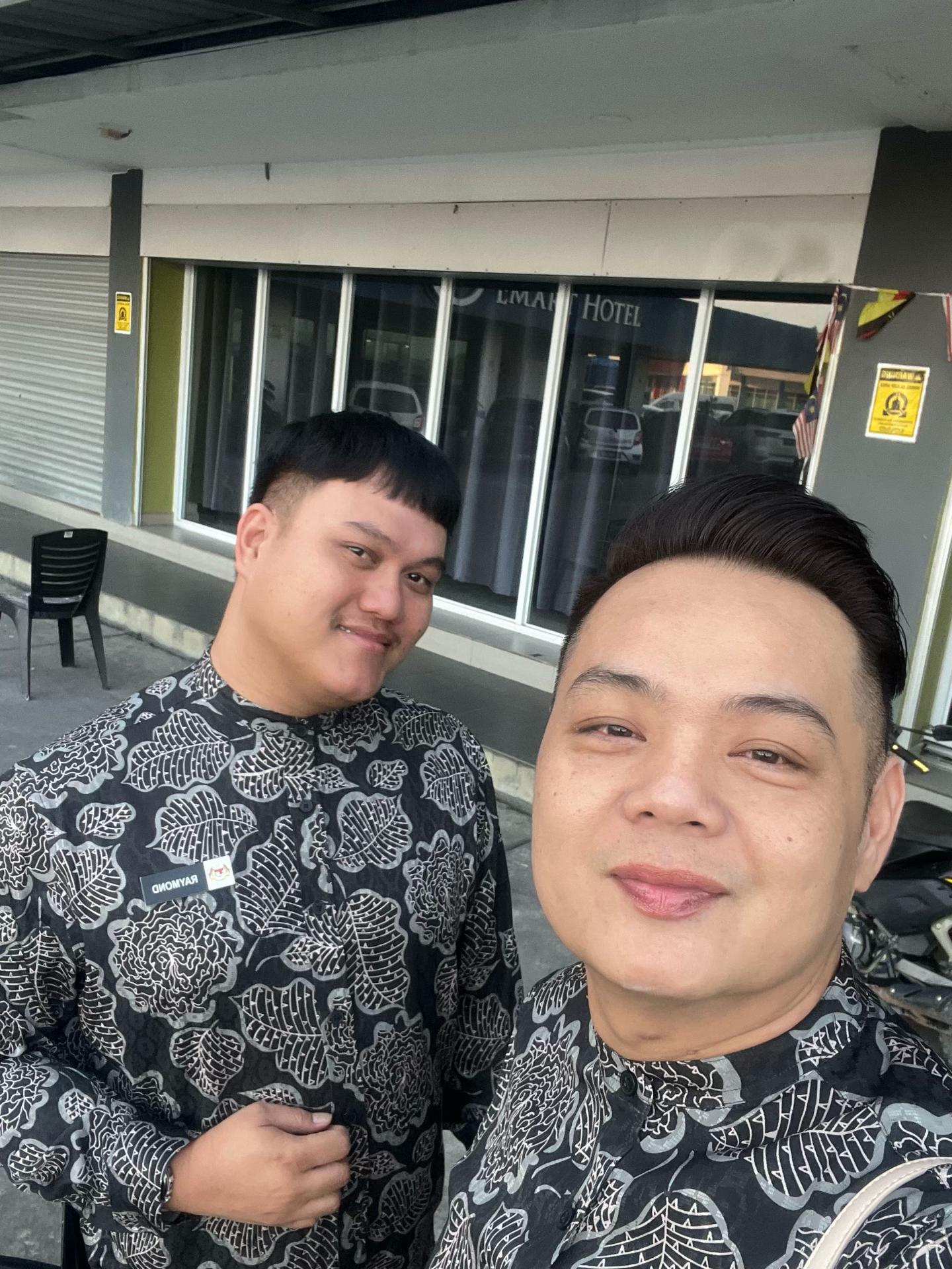 @webujai10