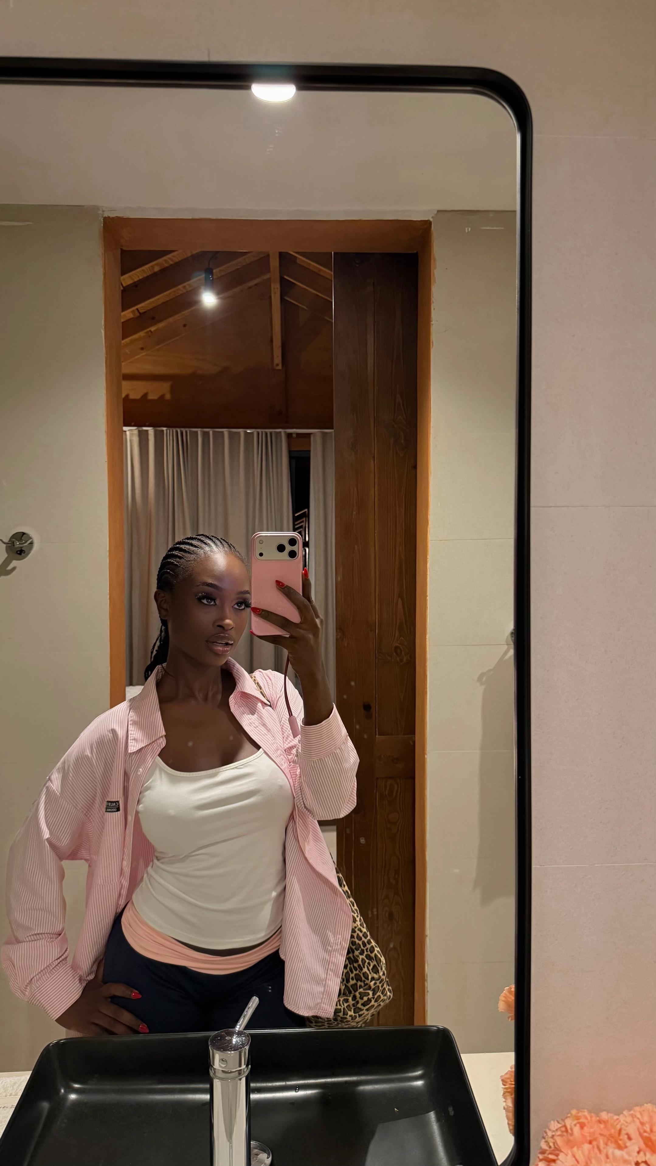 @Amina🎀