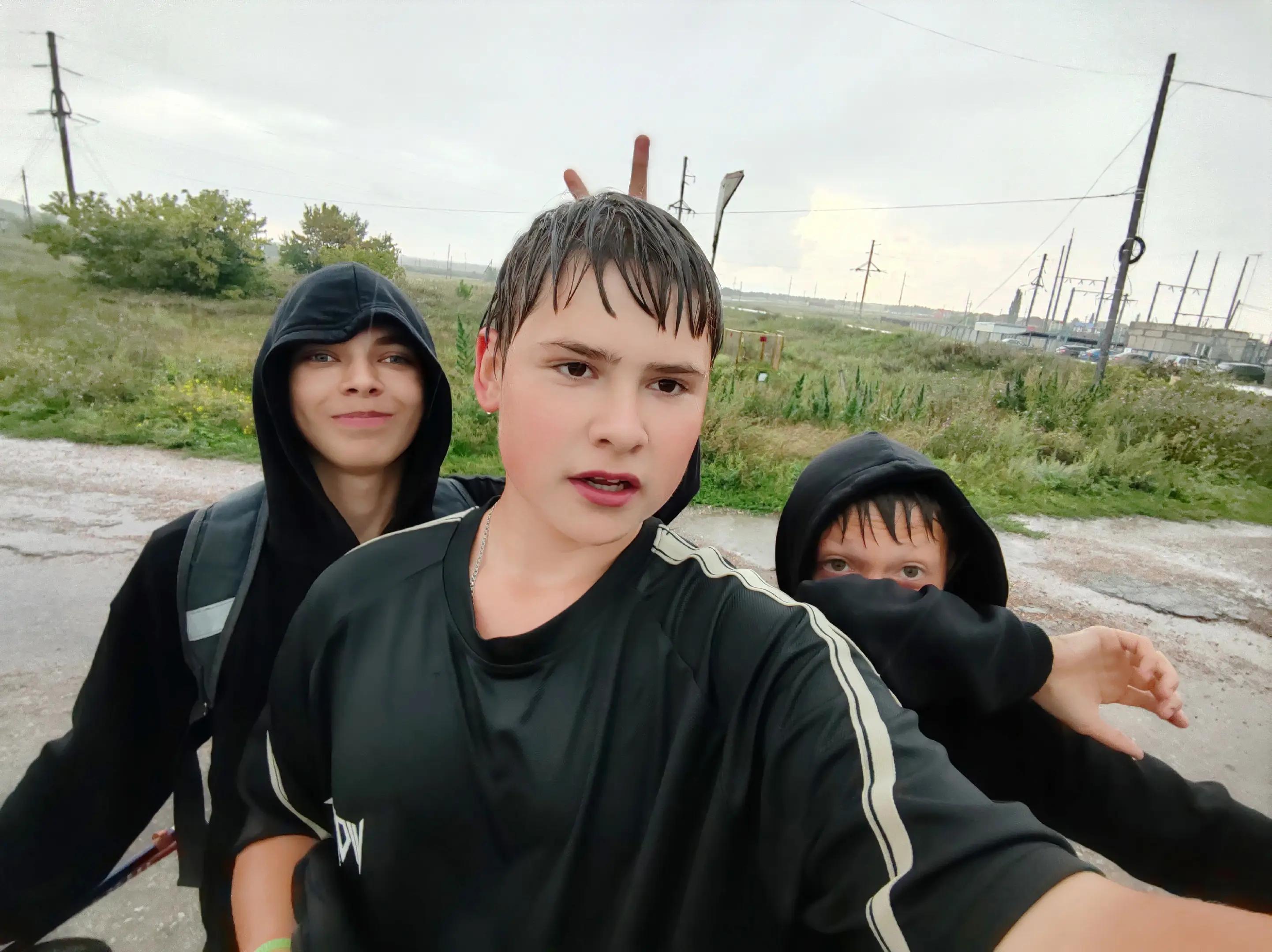@Лейс