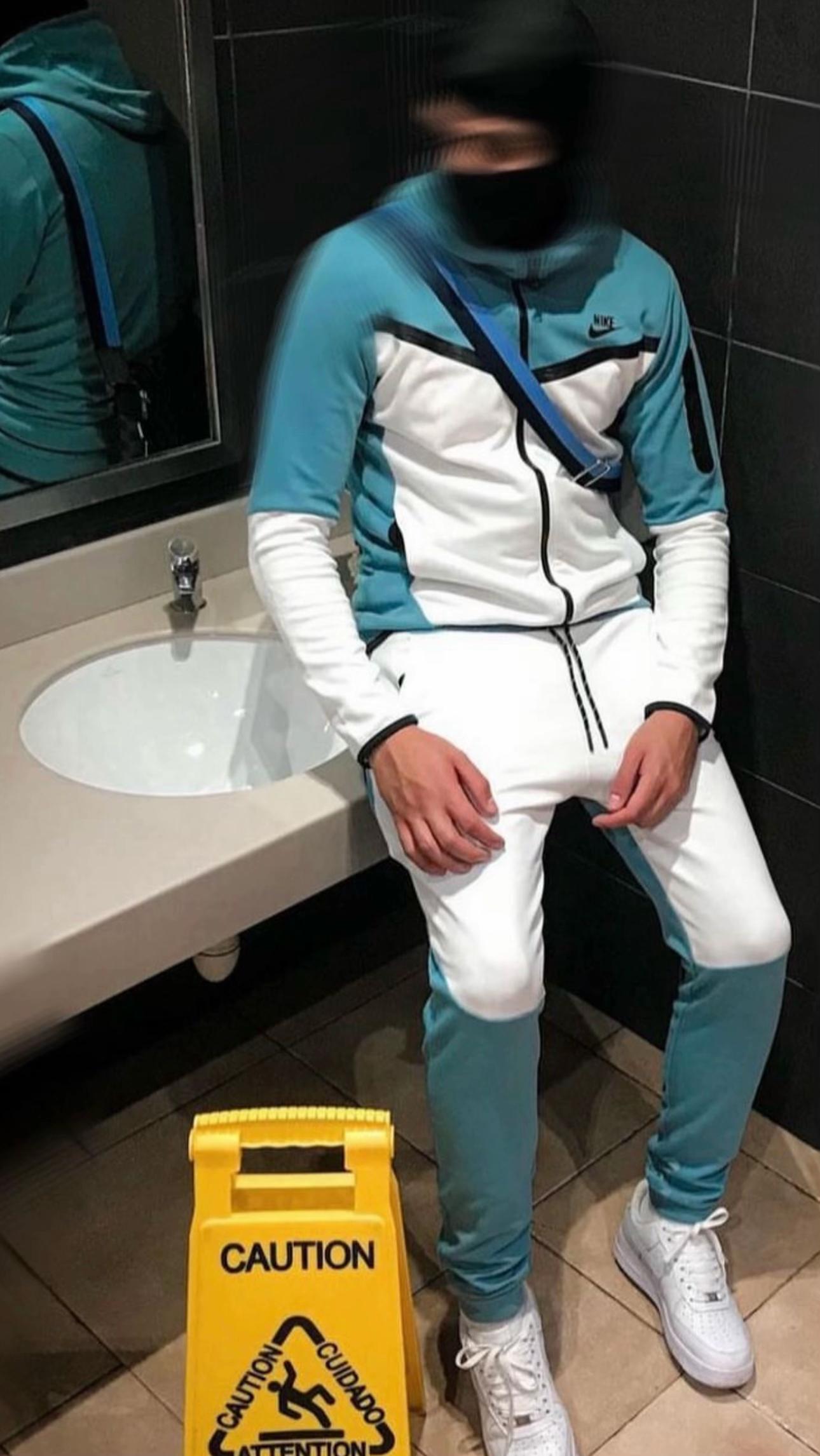 @AB7D