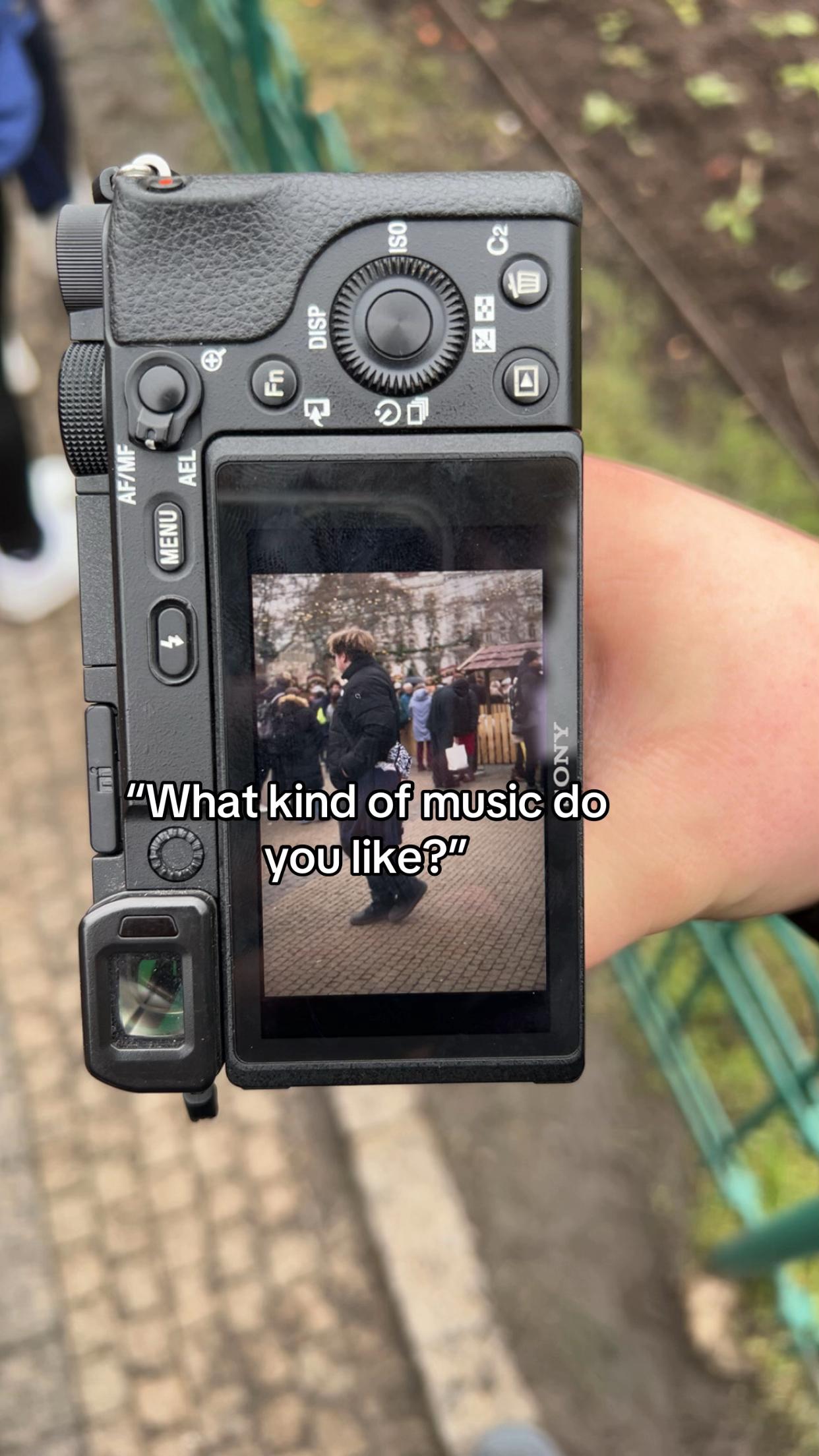@T