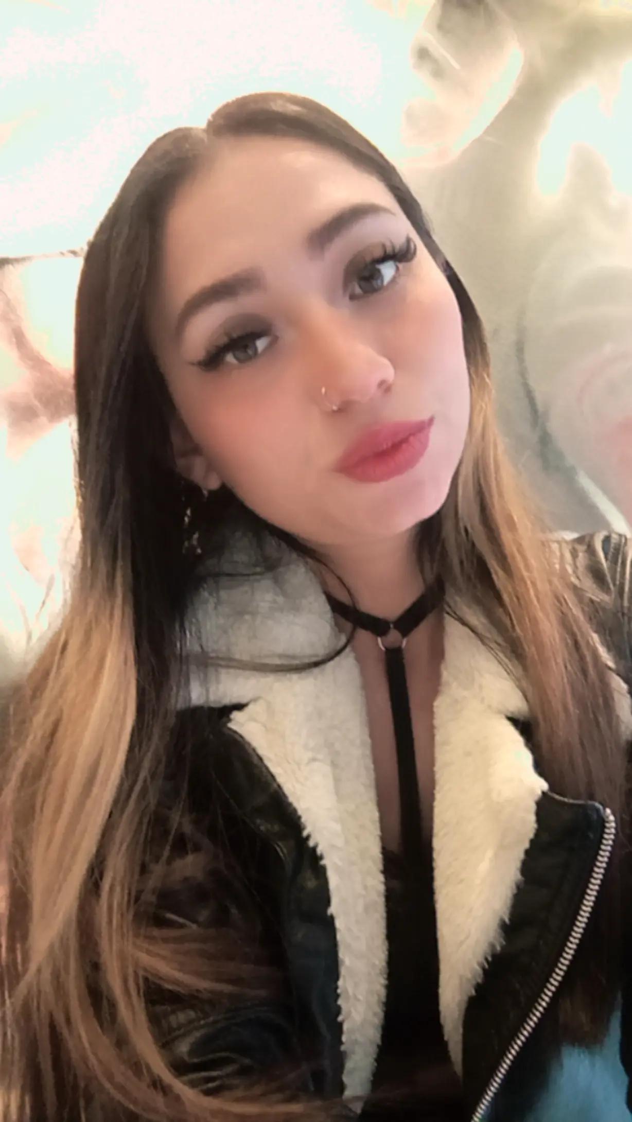 @🐇helenn Olguin 😘🖤