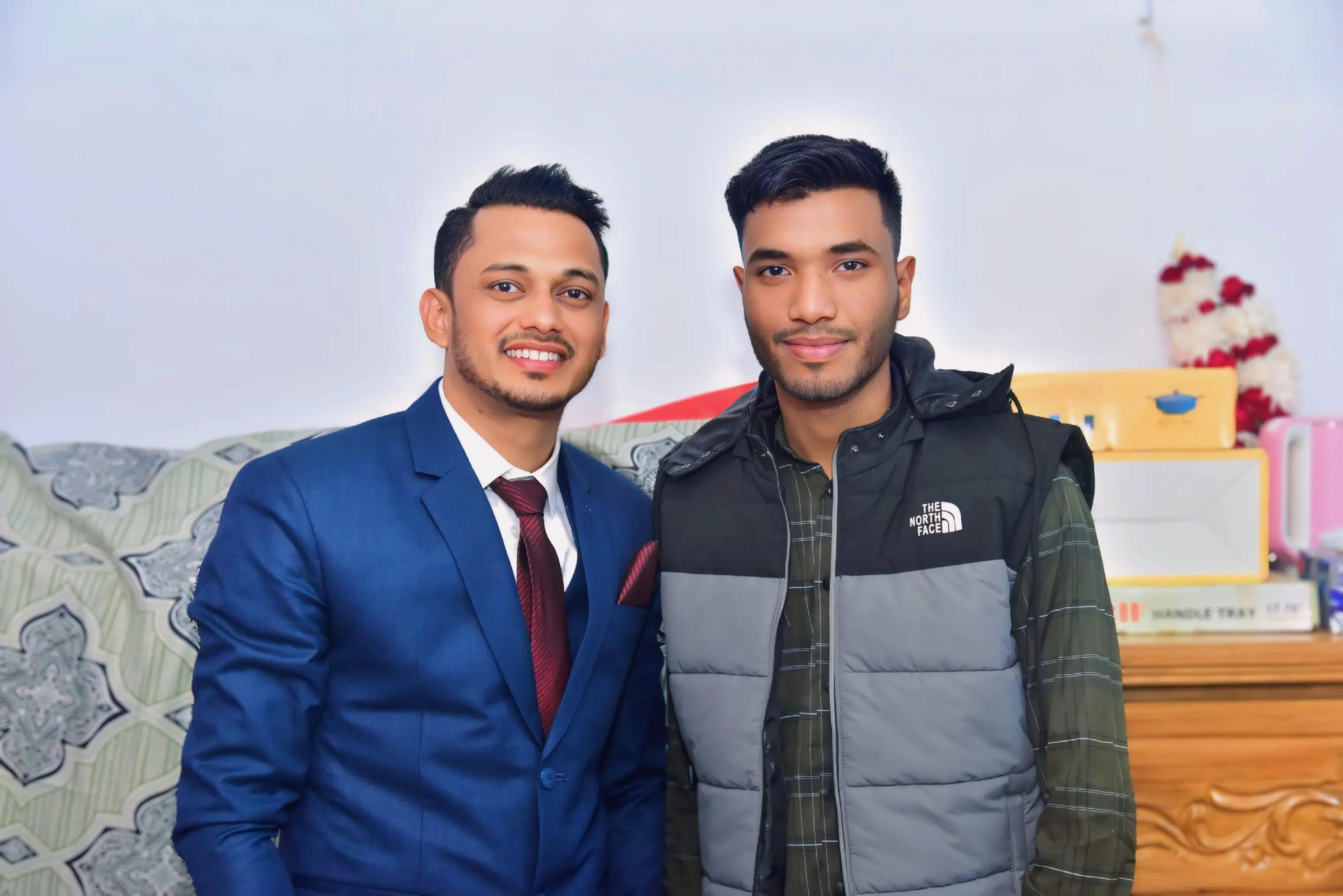 @𝑴𝒓.𝑺𝒐𝒖𝒓𝒂𝒗🇧🇩
