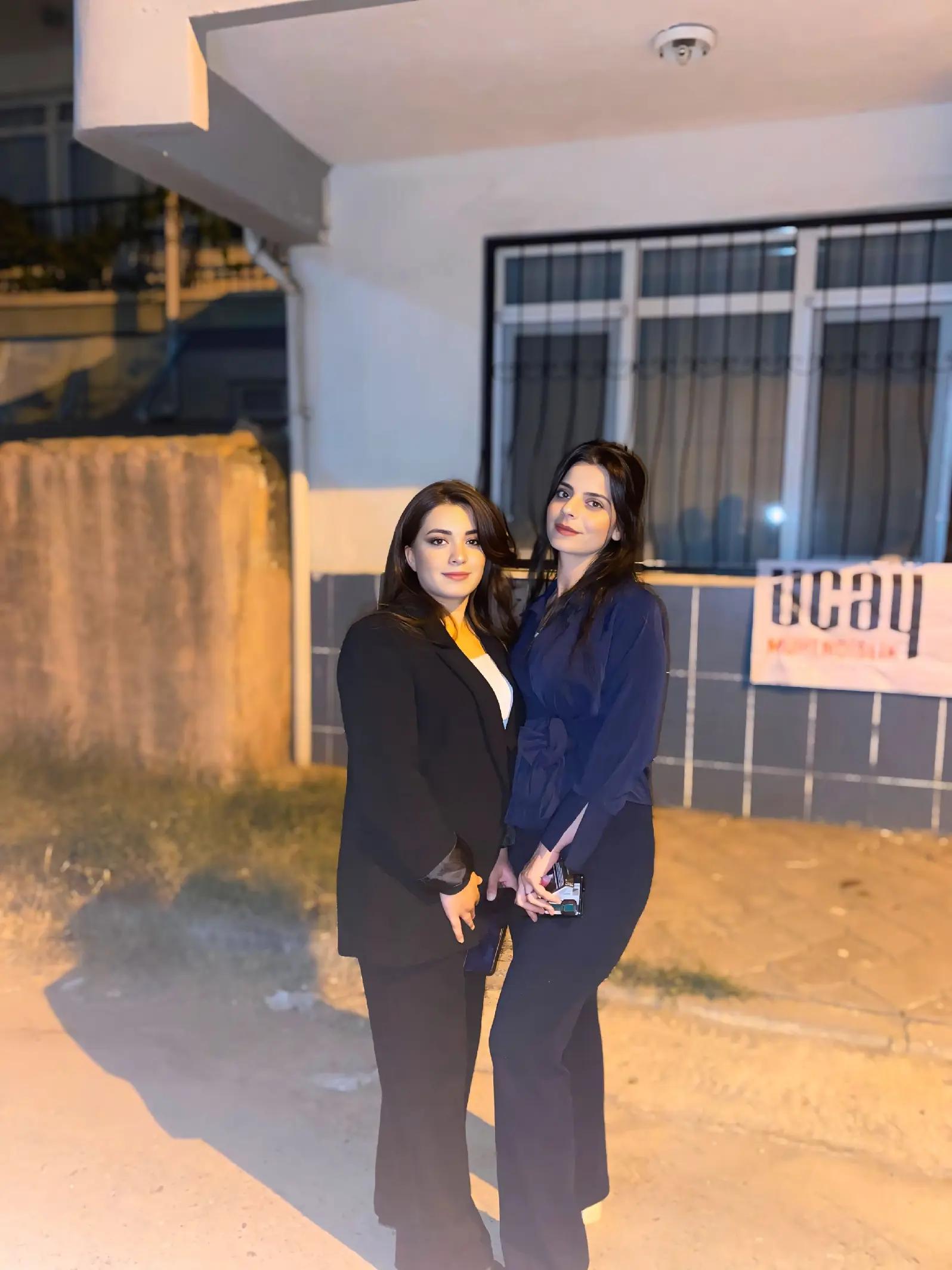 @emoş