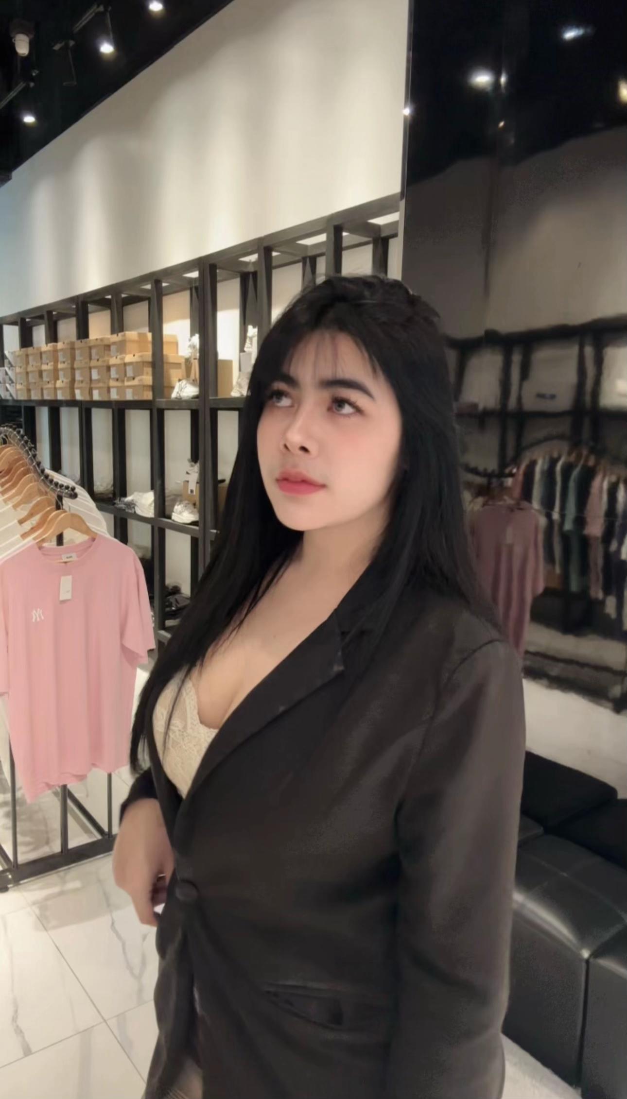 @เมย์ เสาวณีย์ 🖤