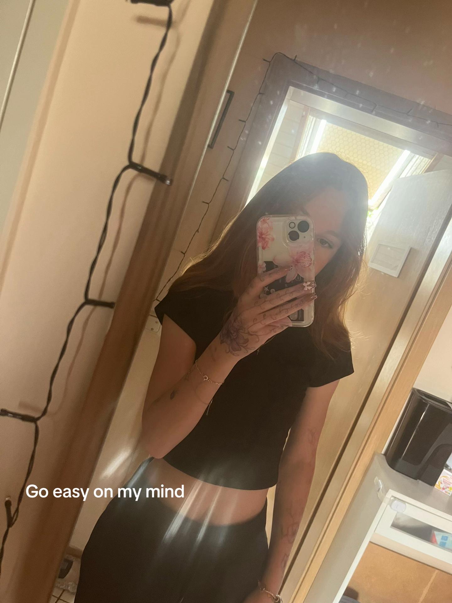 @𝑯𝒂𝒍𝒚 ッ