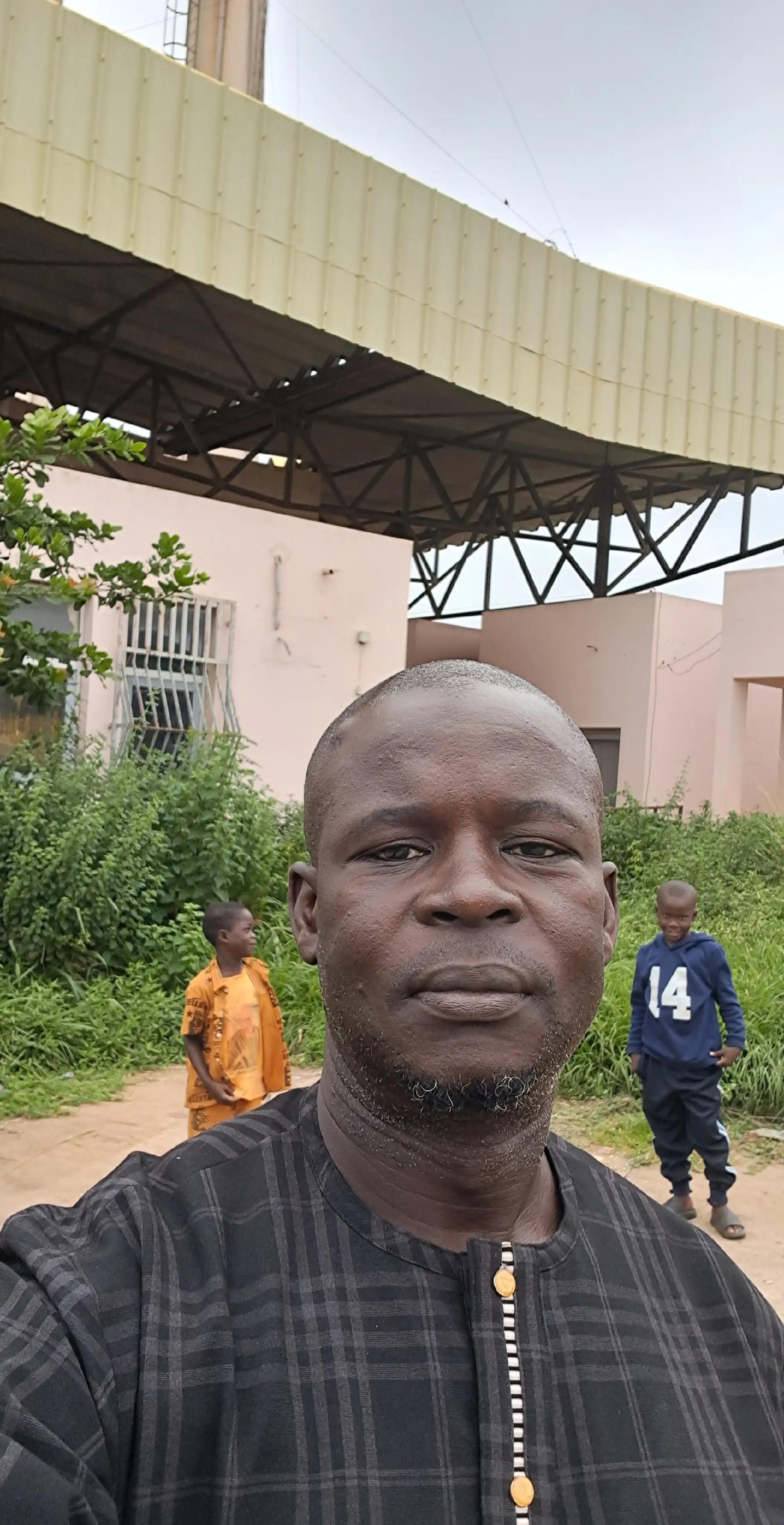 @Modibo Niaré
