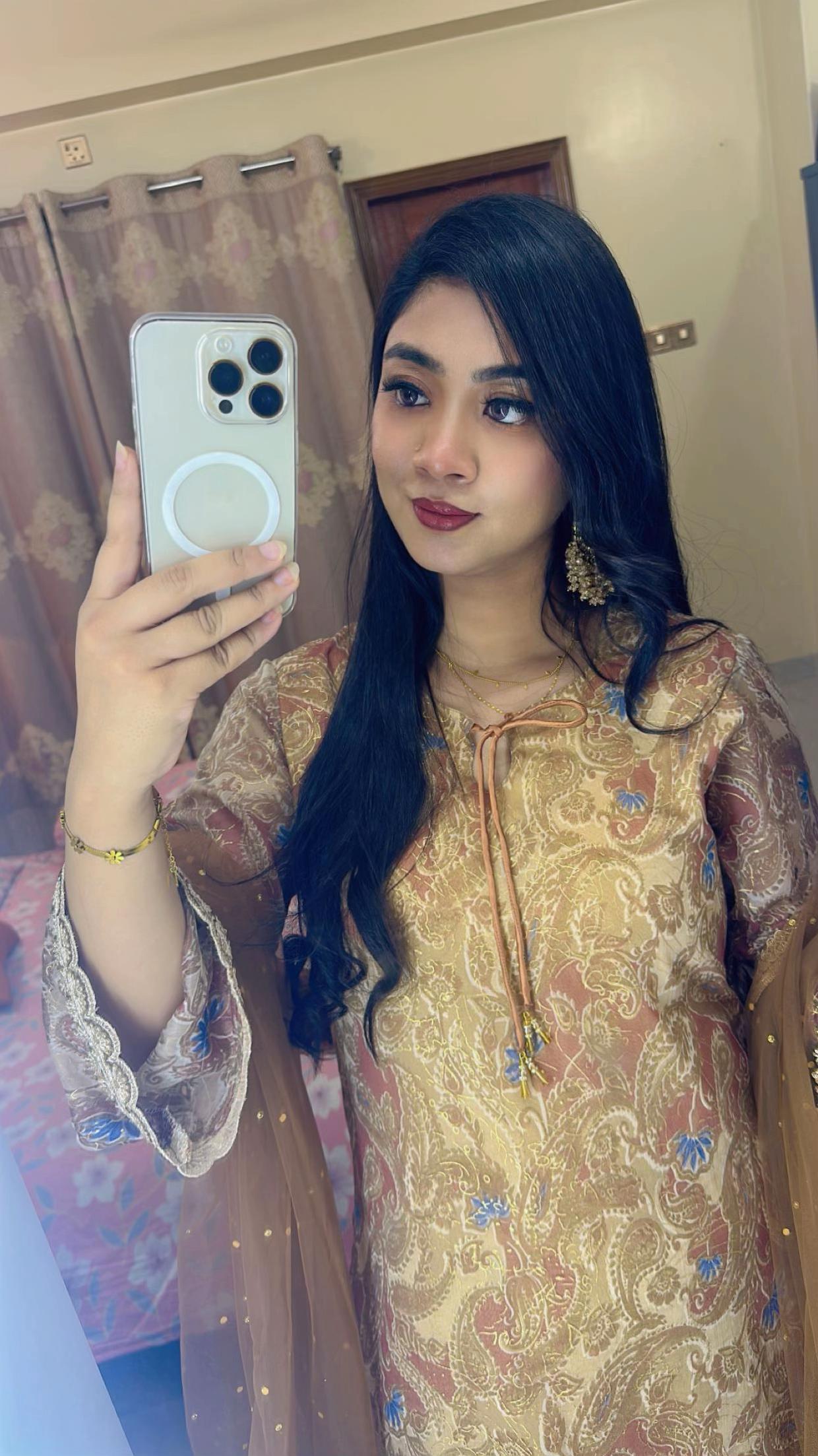 @Anika🥀