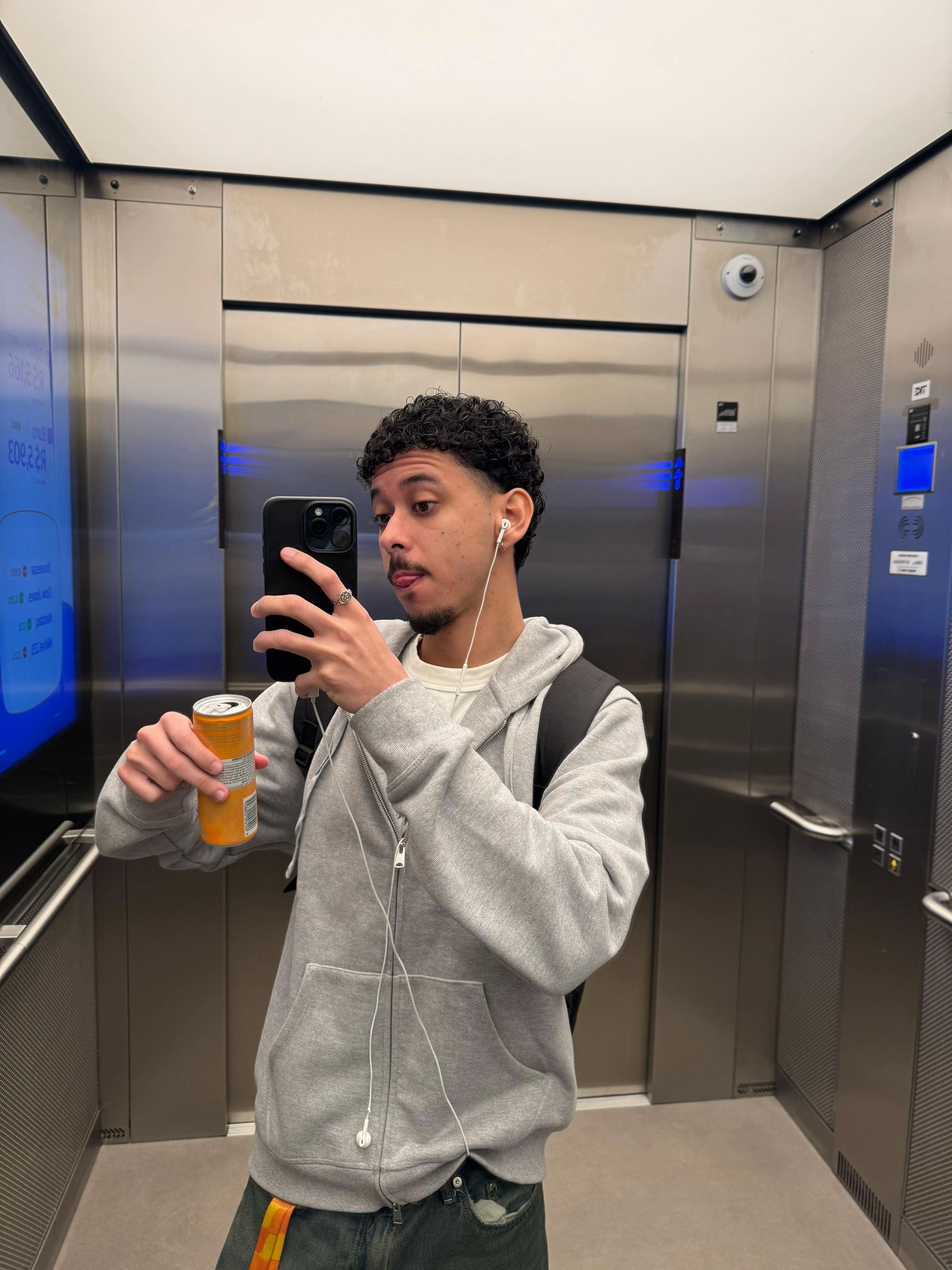 @souzinhadevzinho