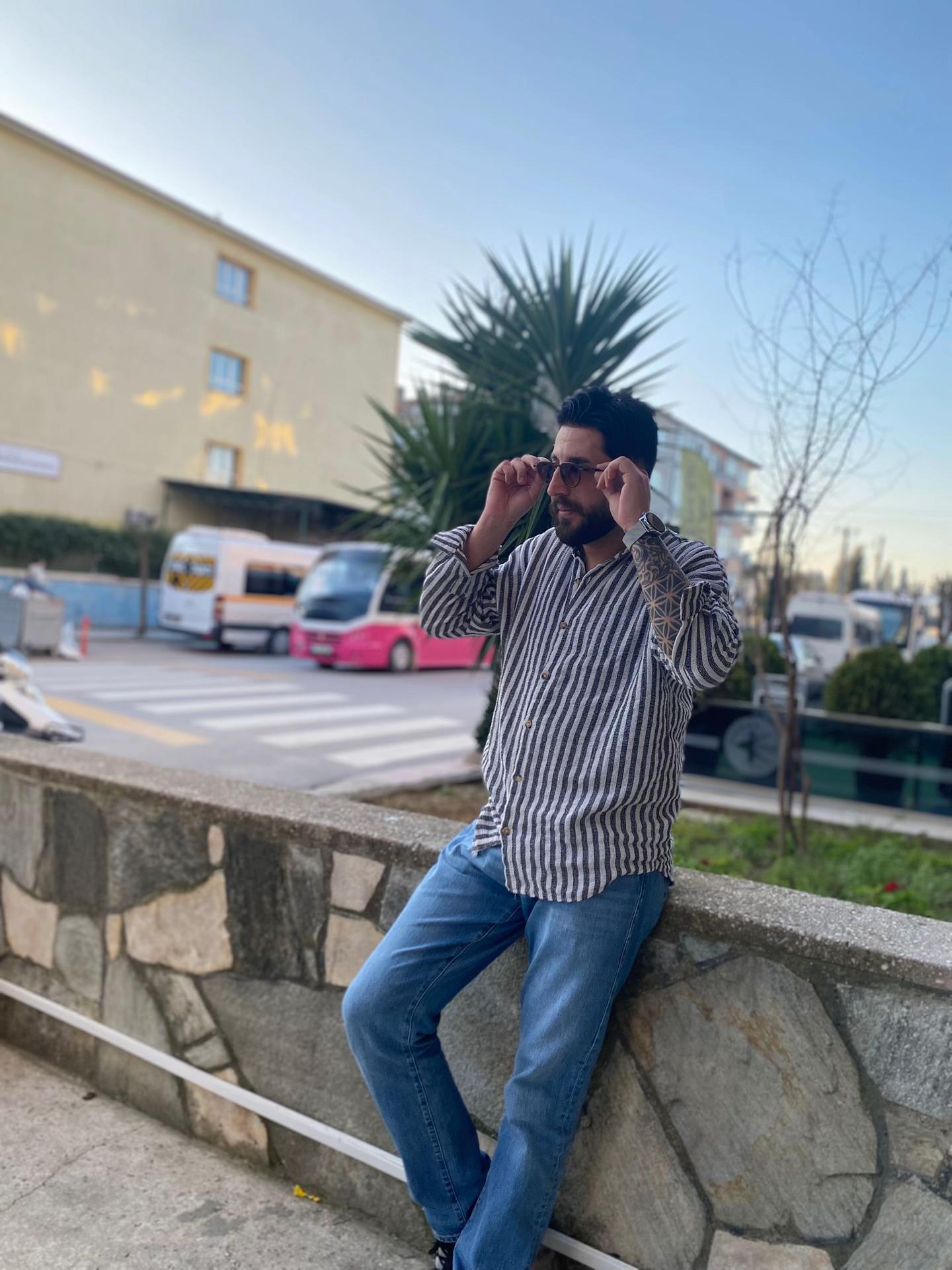 @𝔼.𝔹