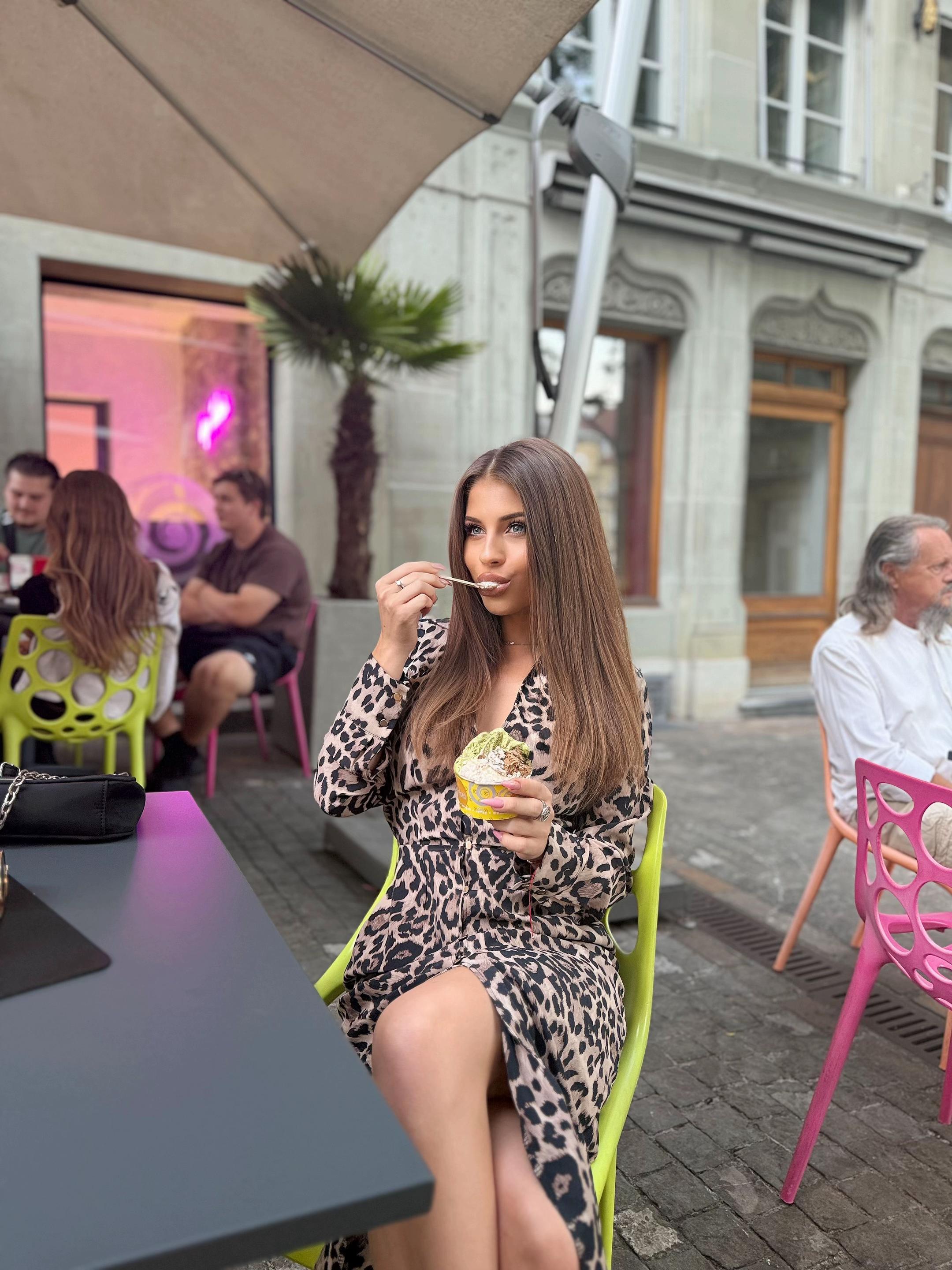 @Violetta Rai