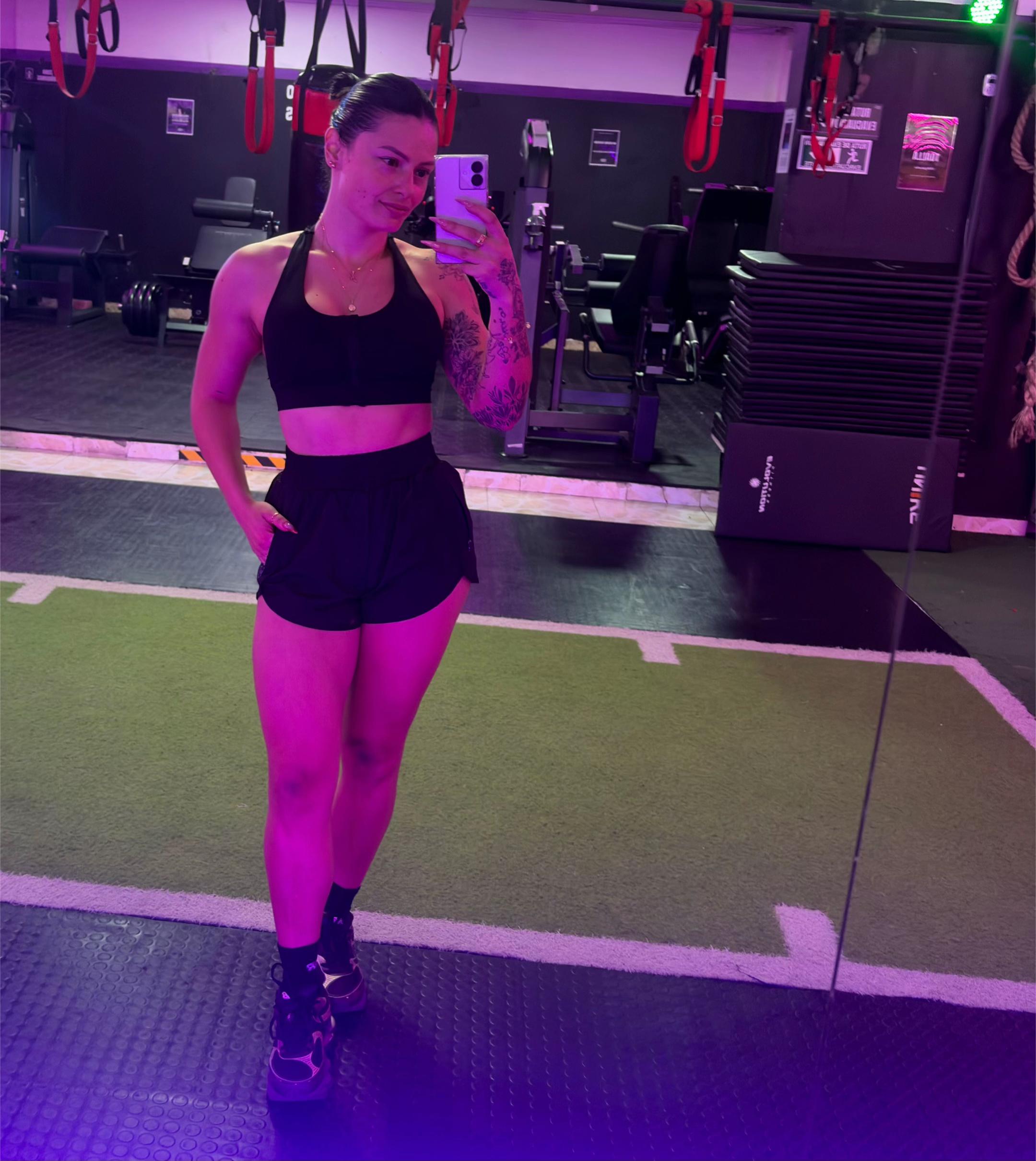 @M&oacute;nica
