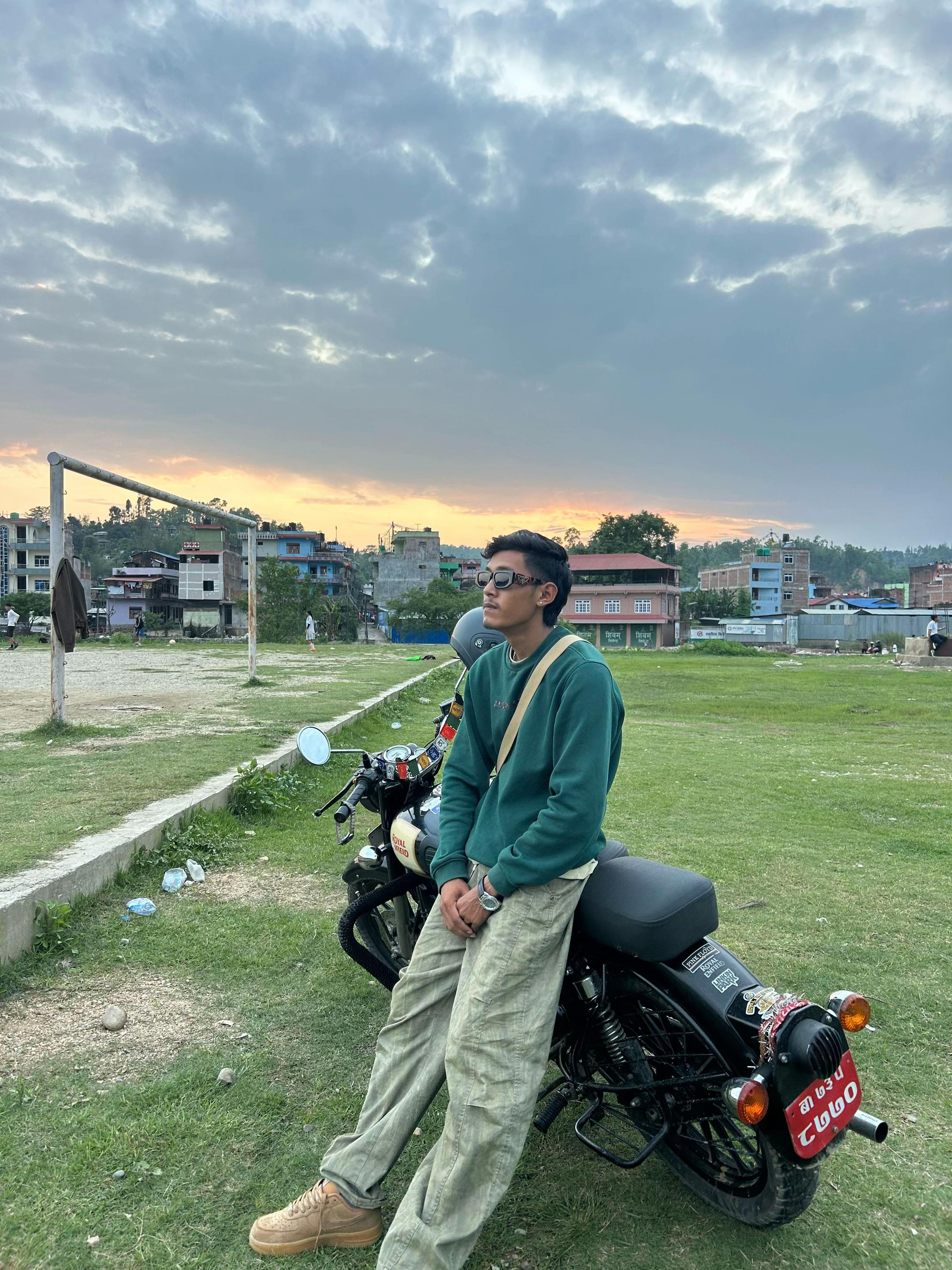 @Suraj Ghising❤️