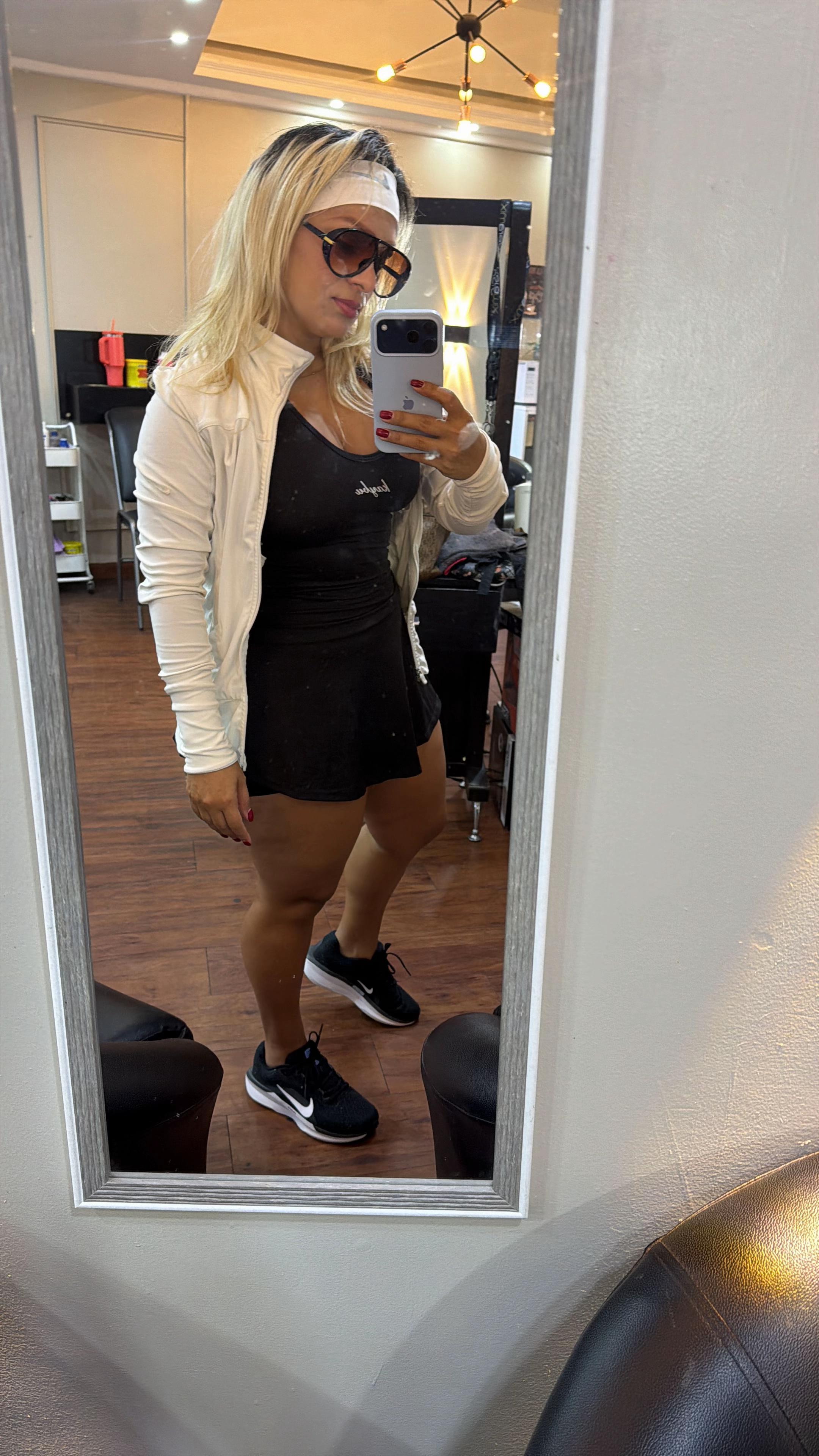 @Vecky25