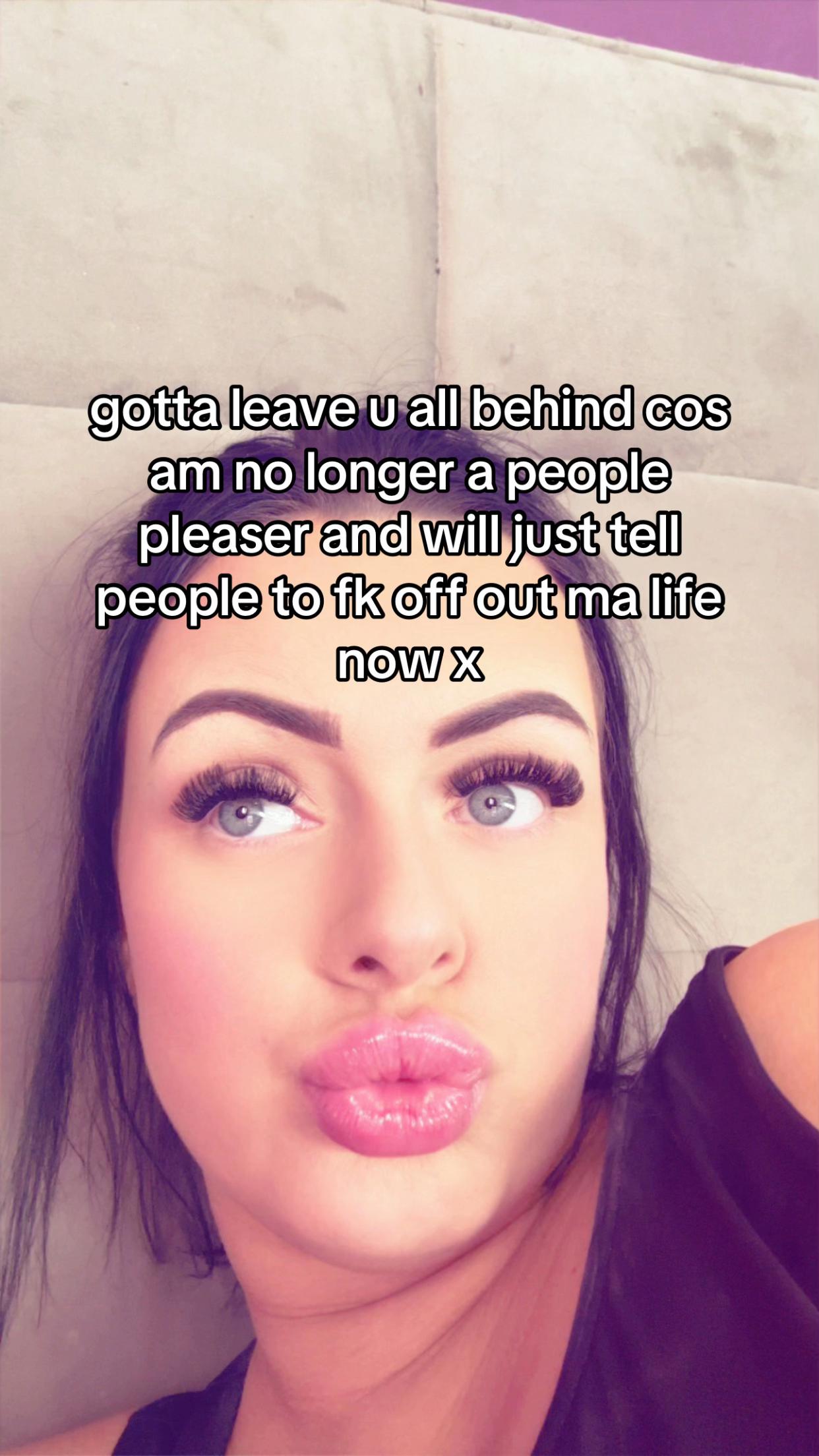 @Nicole🖤