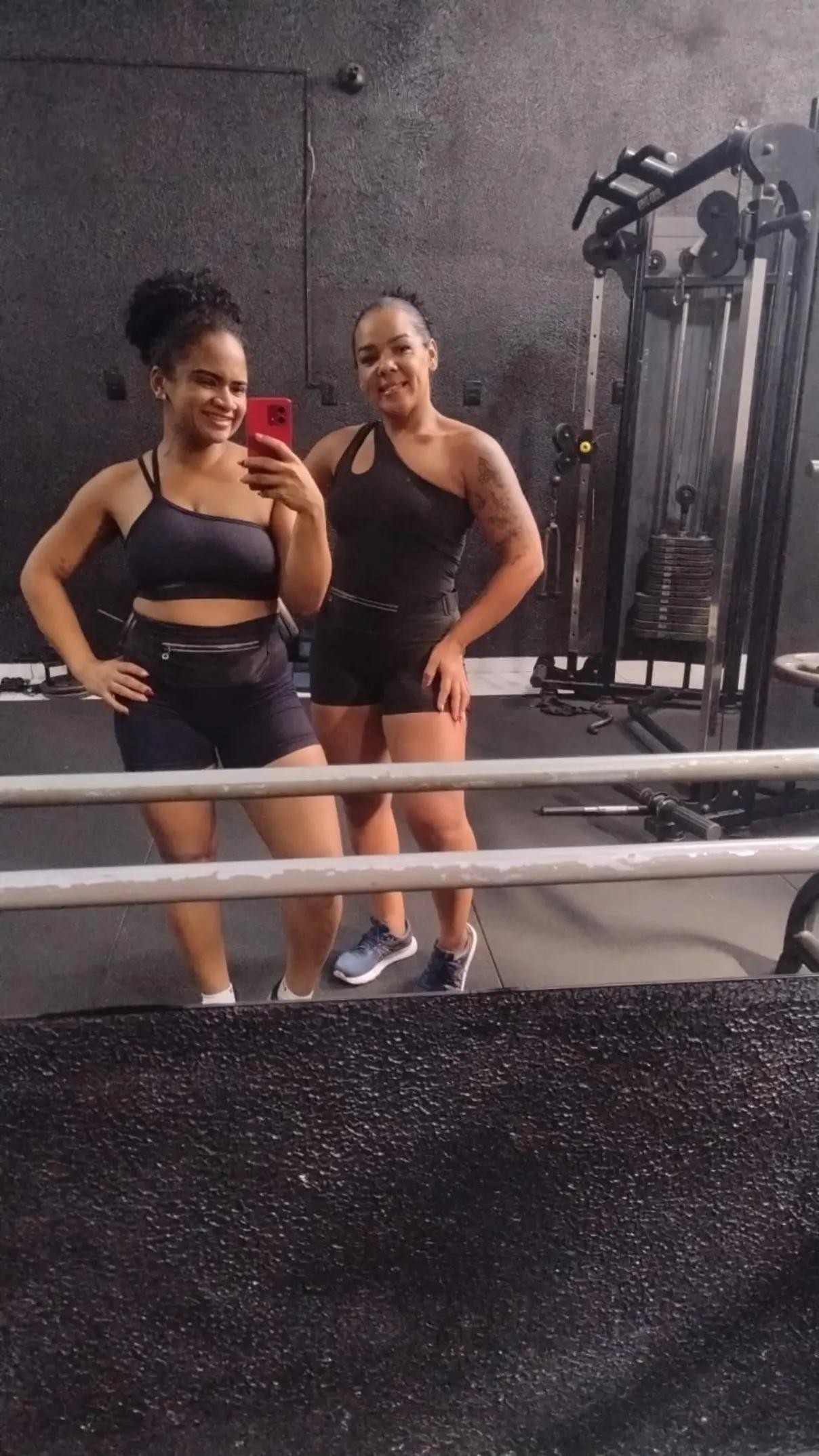 @Tharitabarros
