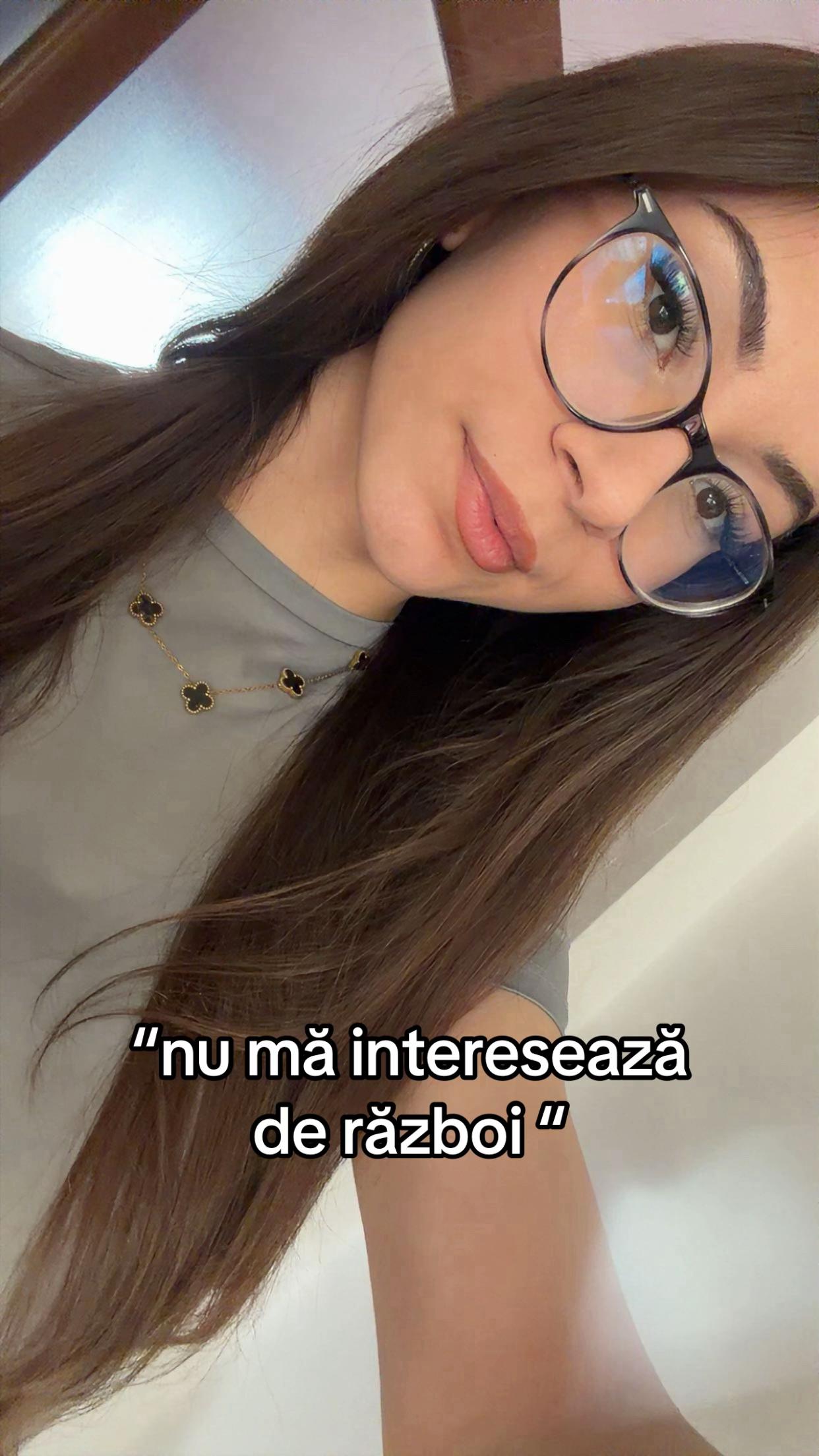 @⃟
