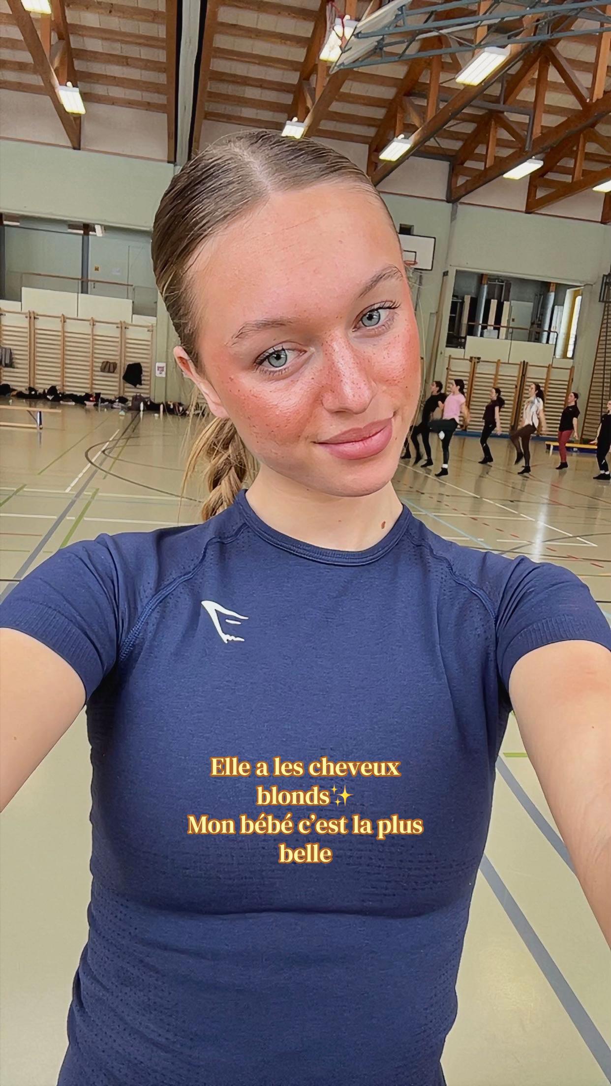 @𝓐𝓷𝓰𝓲𝓮