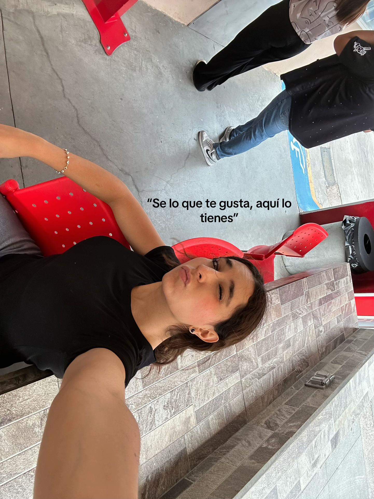 @Zurdita