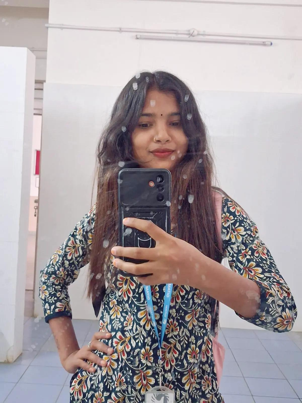 @❣️dipika kapar❣️