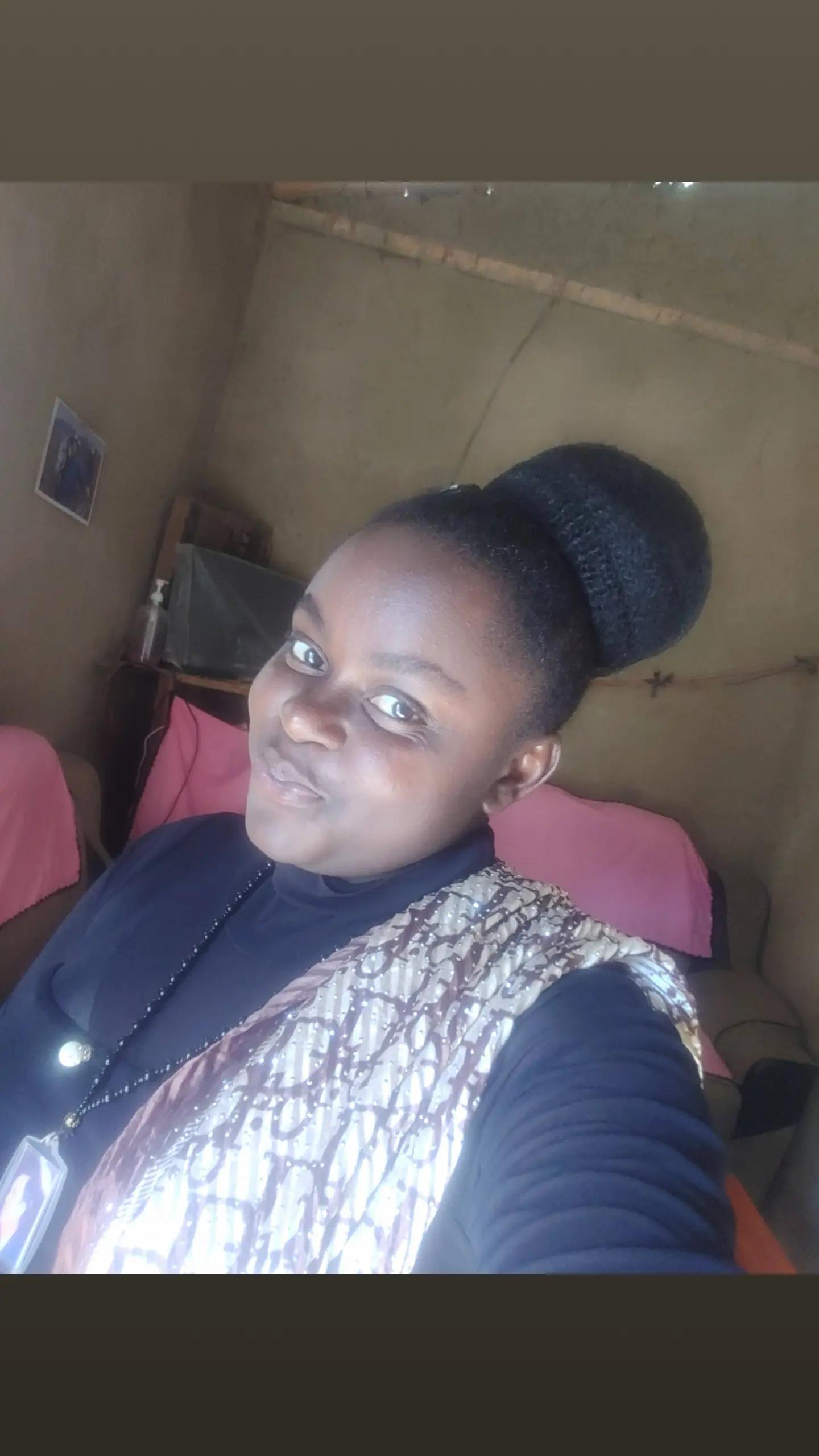 @Esther Mbafumoja