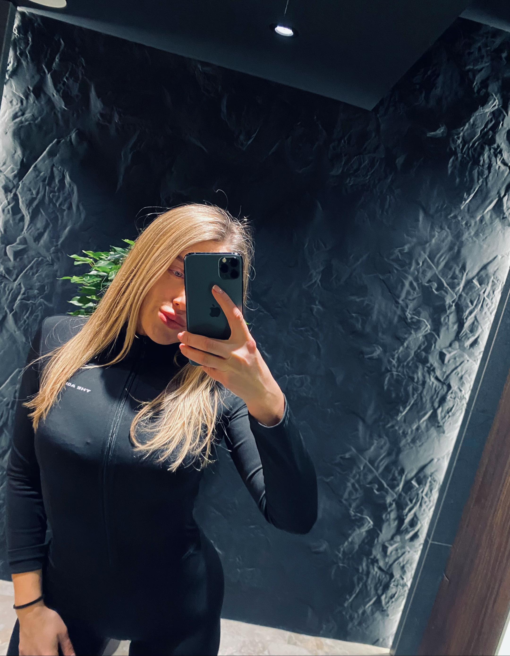 @Манюня