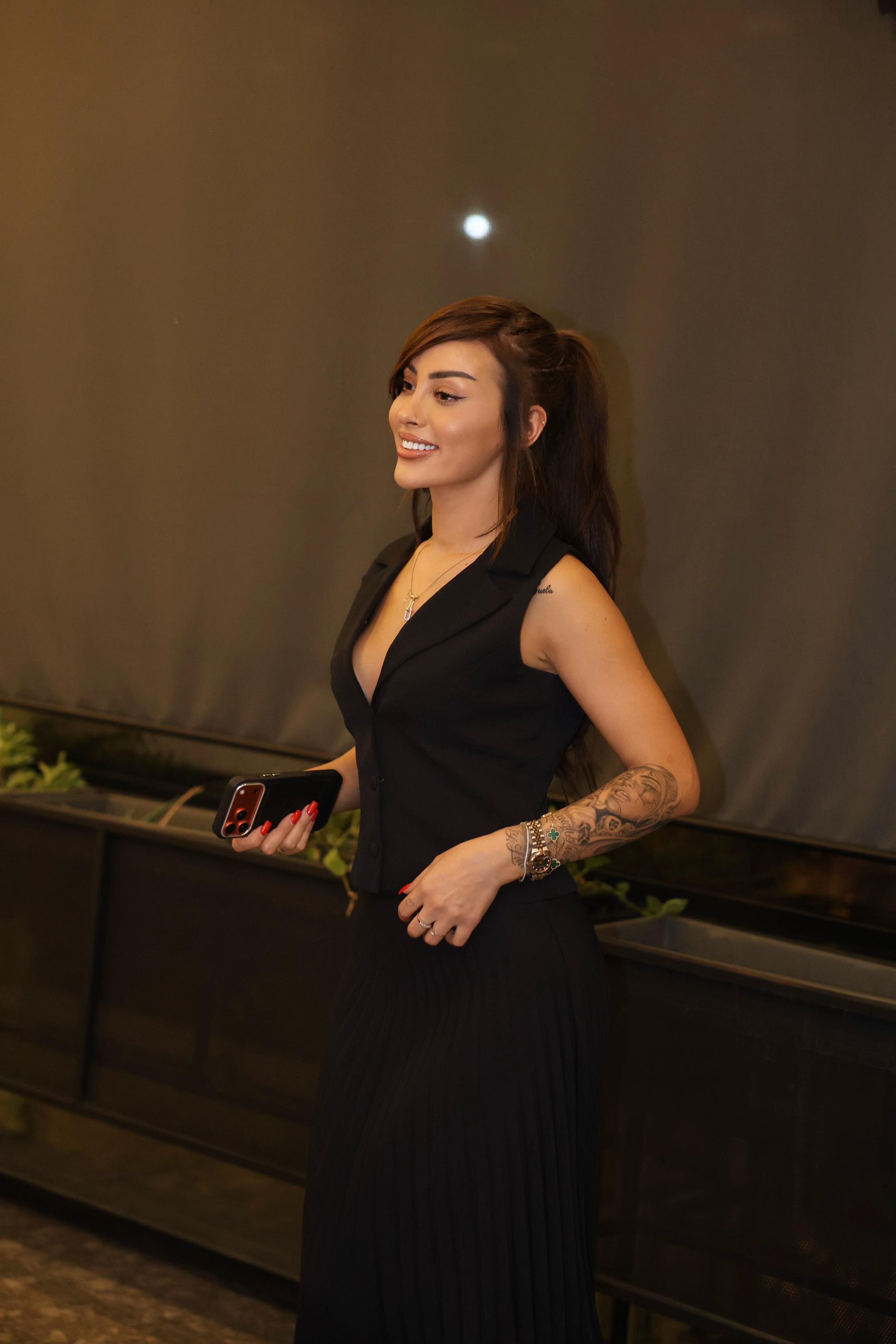 @LonaMuca